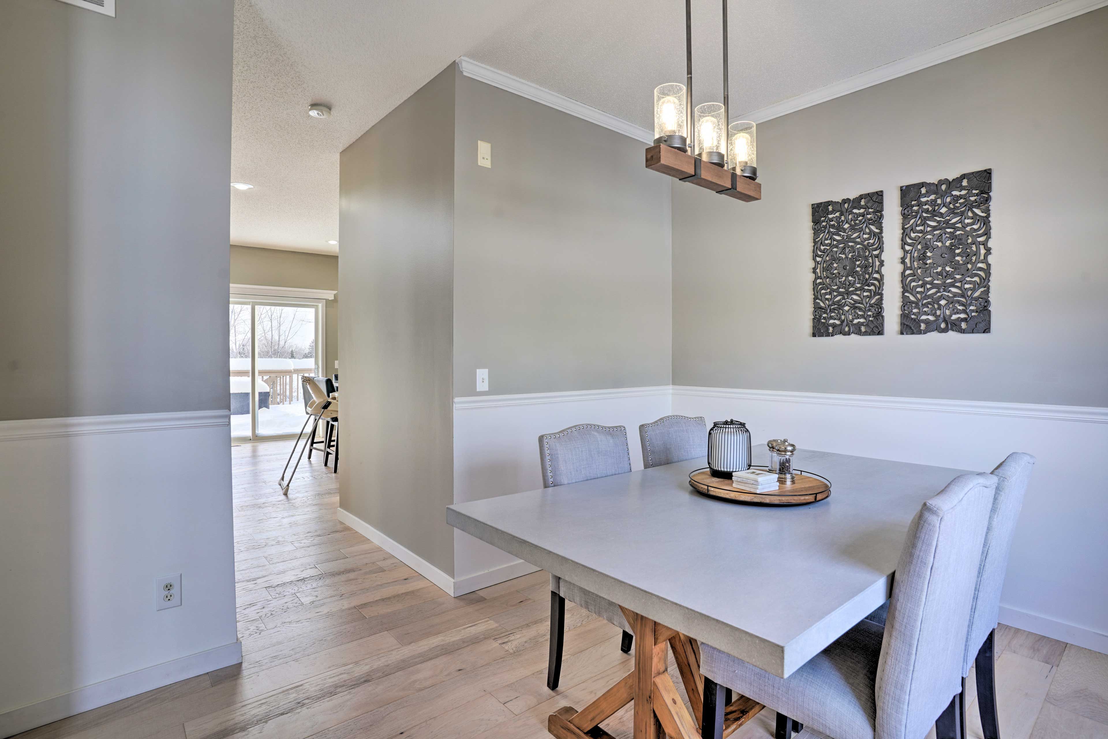 Dining Table | Dishware & Flatware Provided
