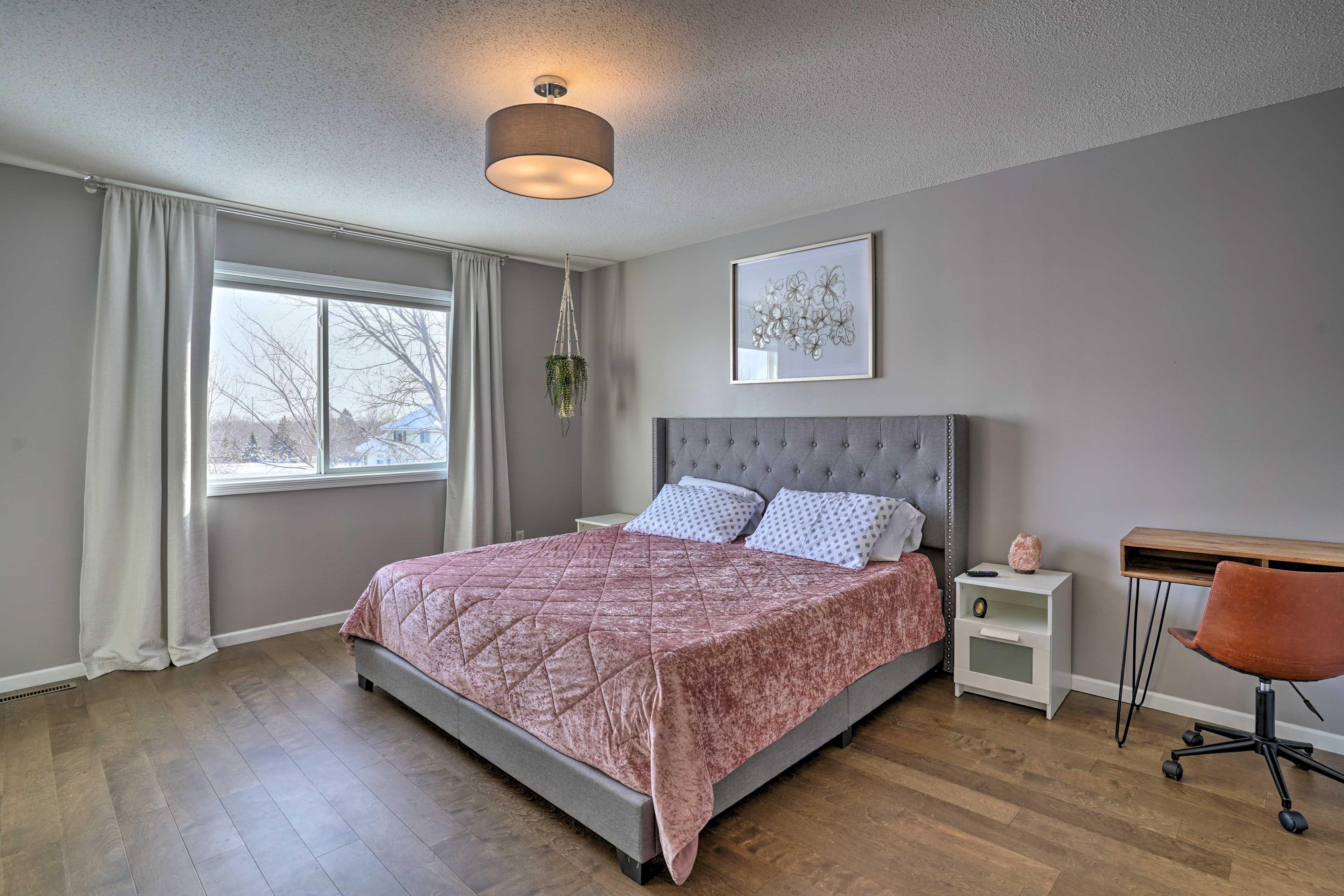 Bedroom 1 | King Bed | En-Suite Bathroom