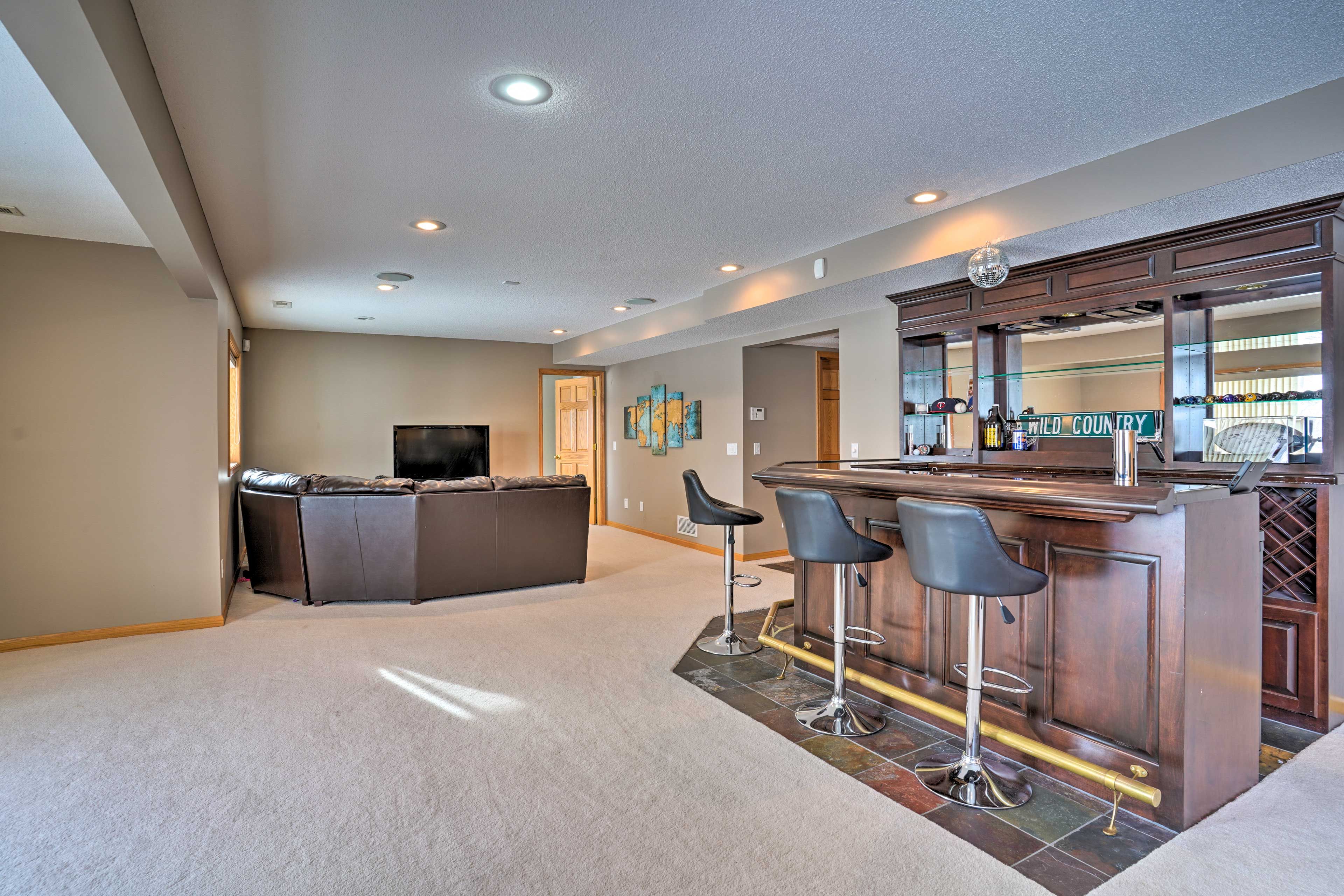 Wet Bar | Free WiFi