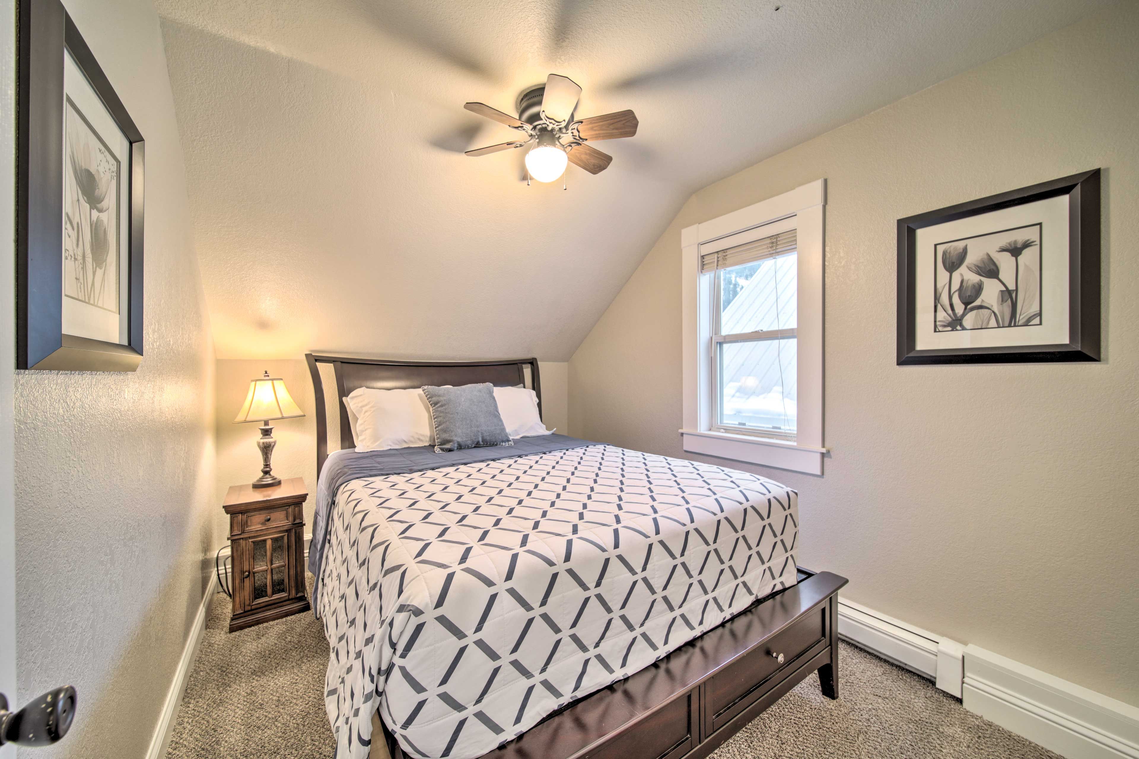 Bedroom 3 | 2nd Floor | Queen Bed