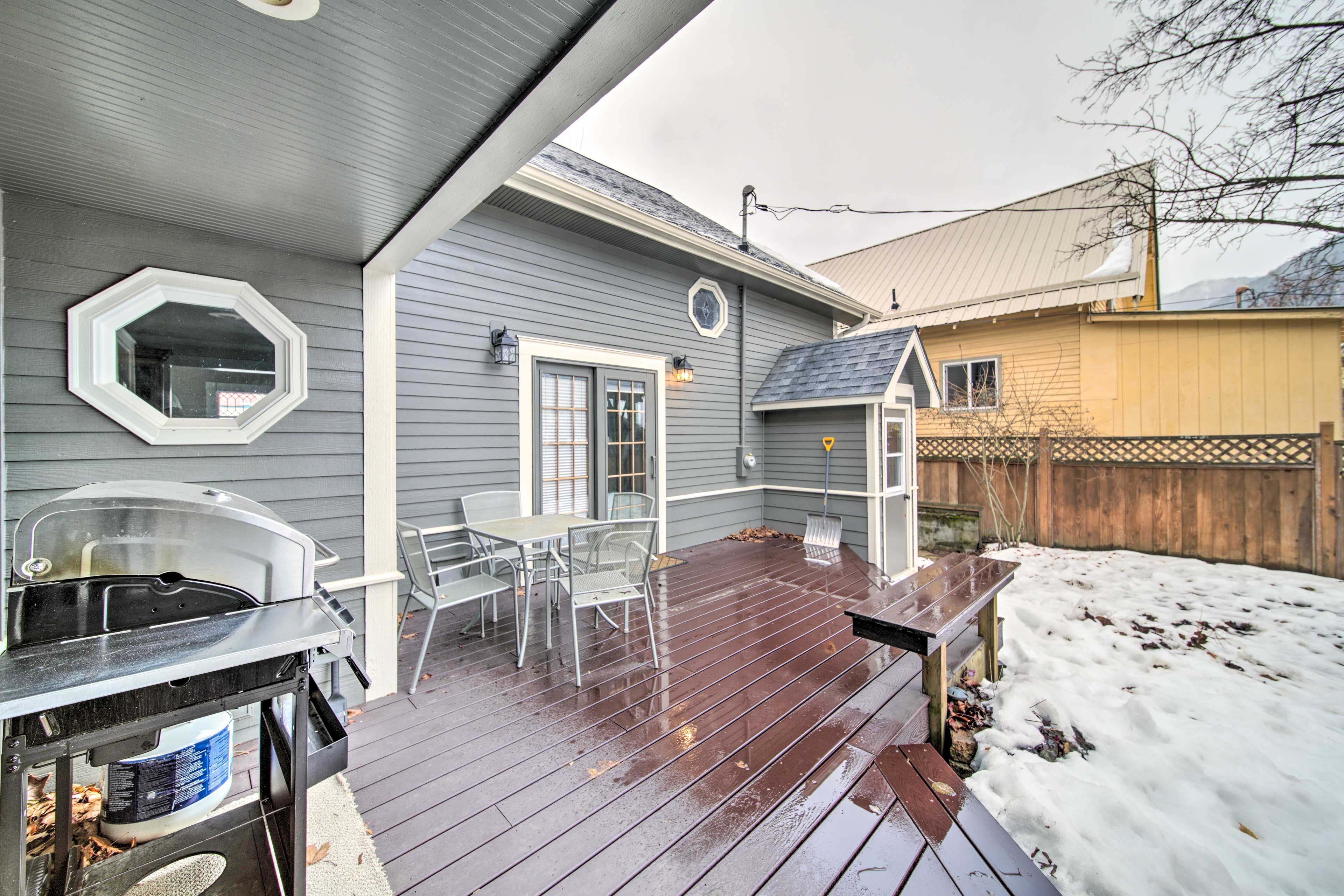 Deck | Gas Grill