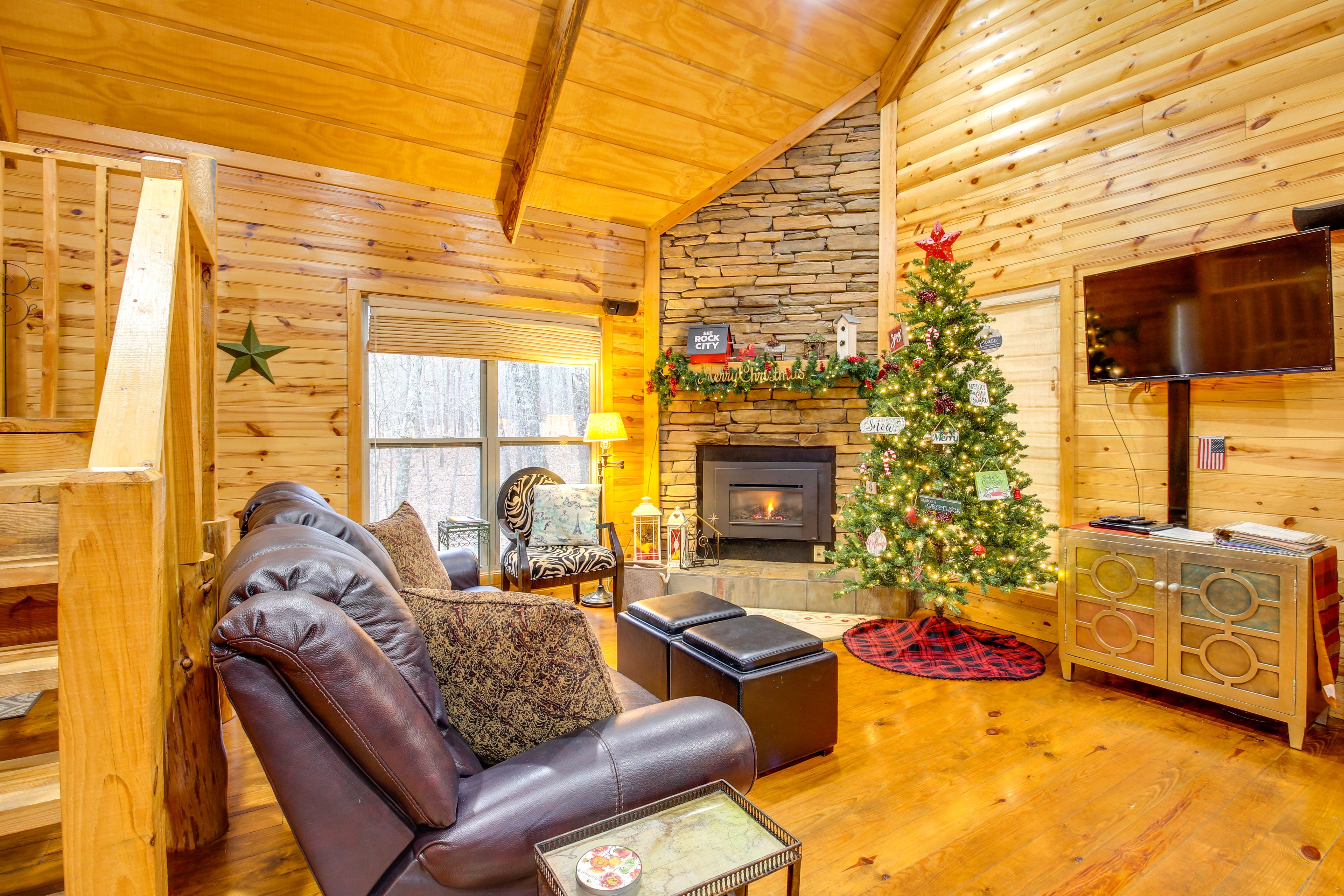 Living Room | 1st Floor | Gas Fireplace