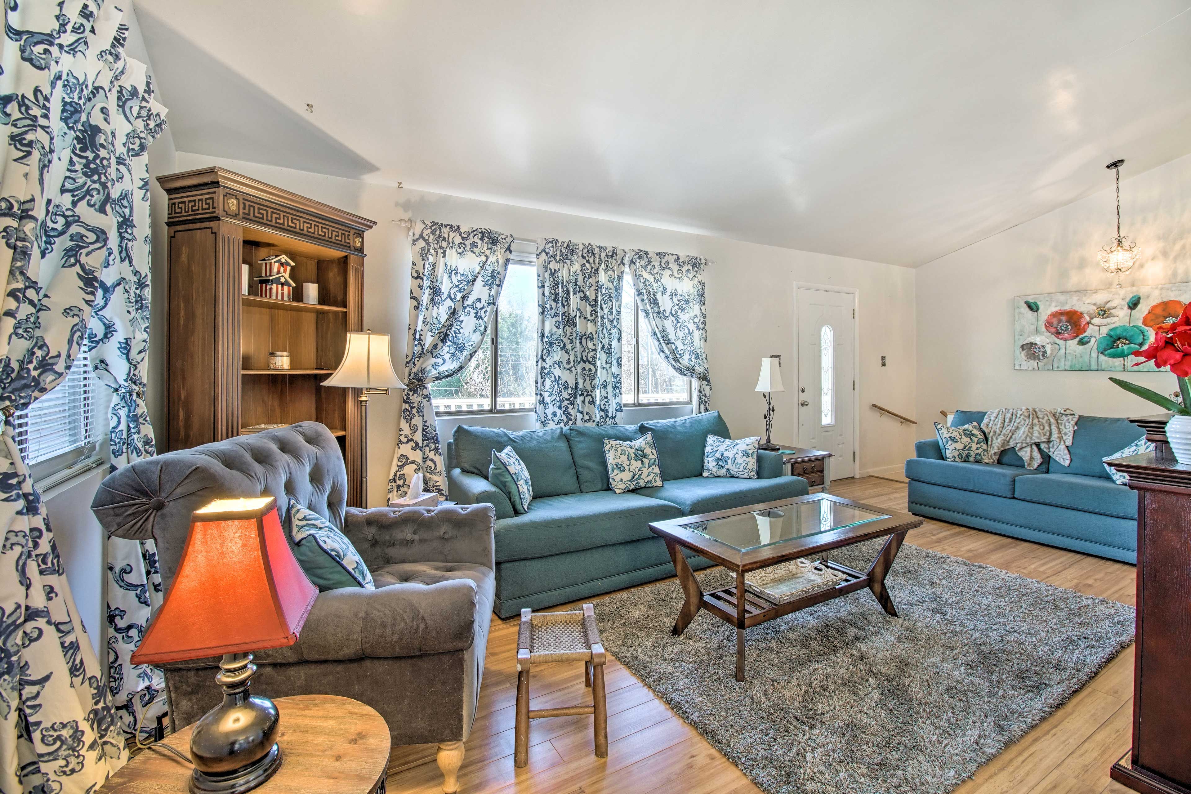 Living Room | Full Sleeper Sofa | Electric Fireplace | Central Heating & A/C