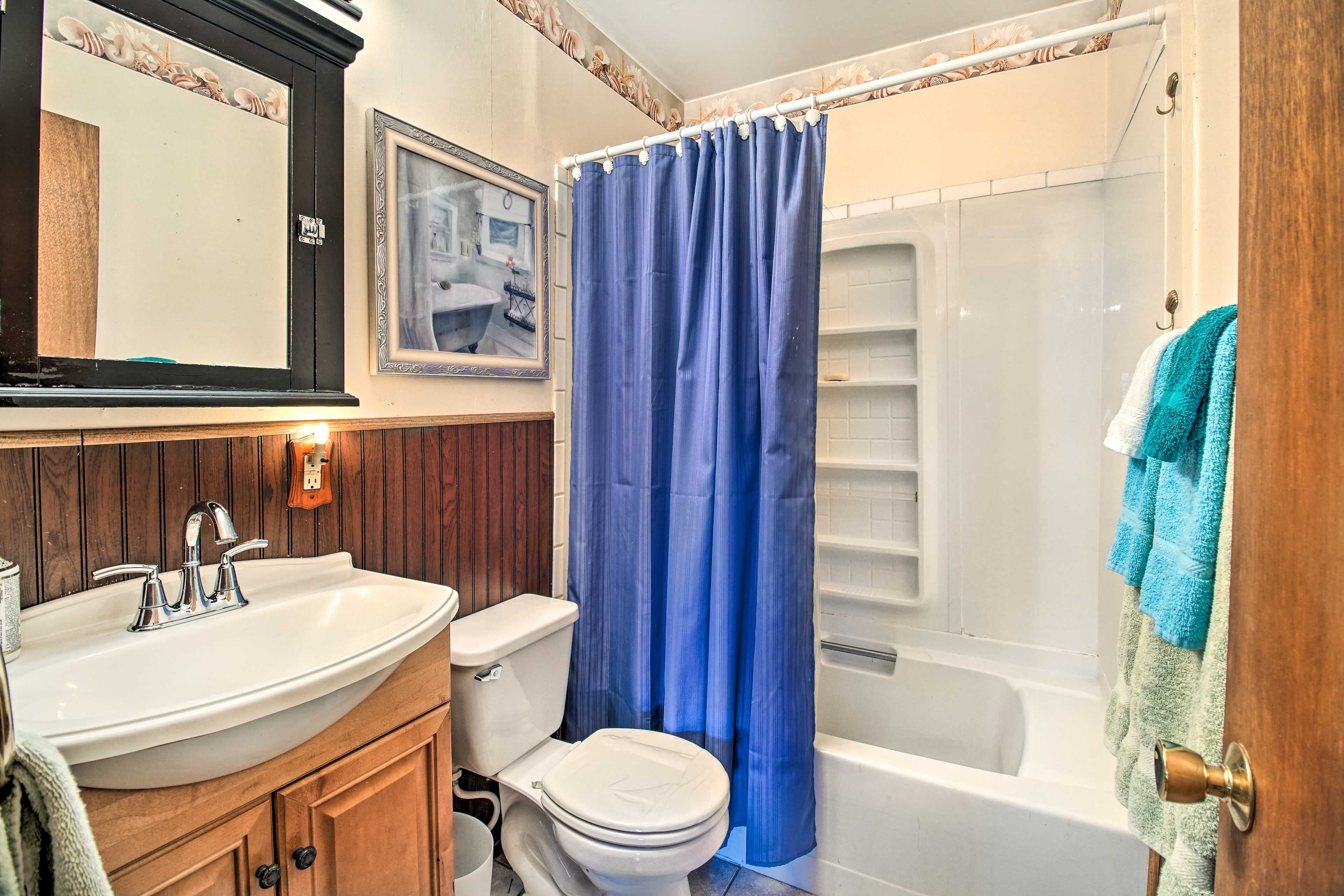 Bathroom | Towels Provided