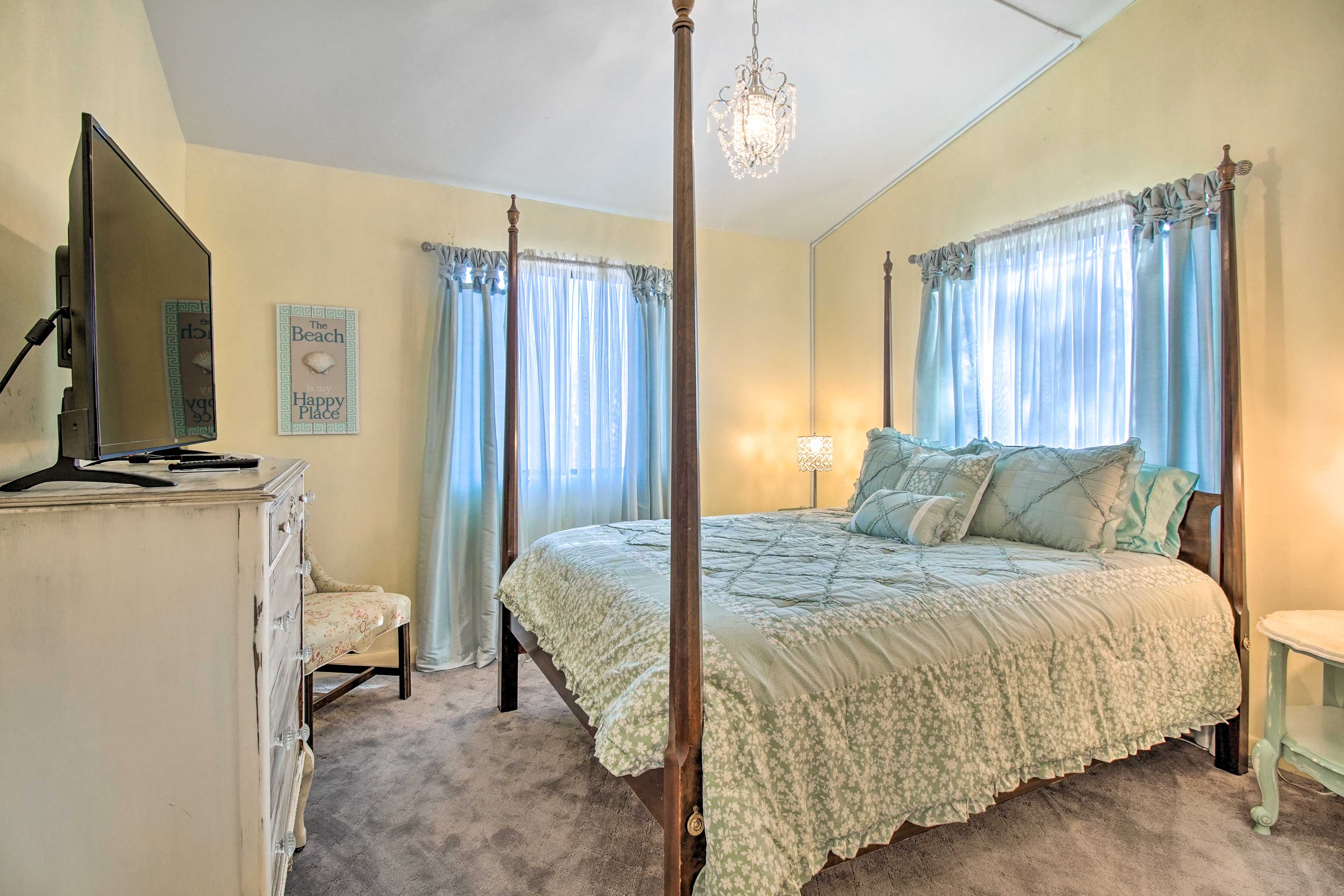 Bedroom 2 | Queen Bed