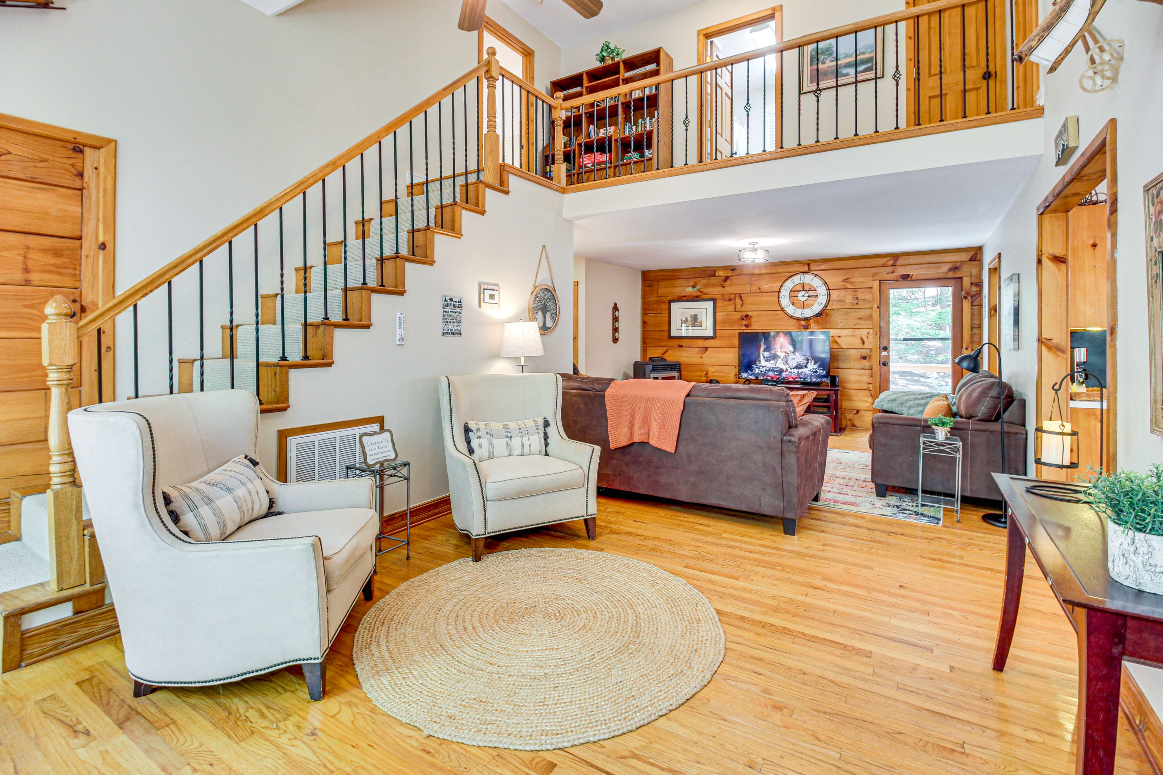 Living Room | Queen Sleeper Sofa | Flat-Screen TV w/ Cable