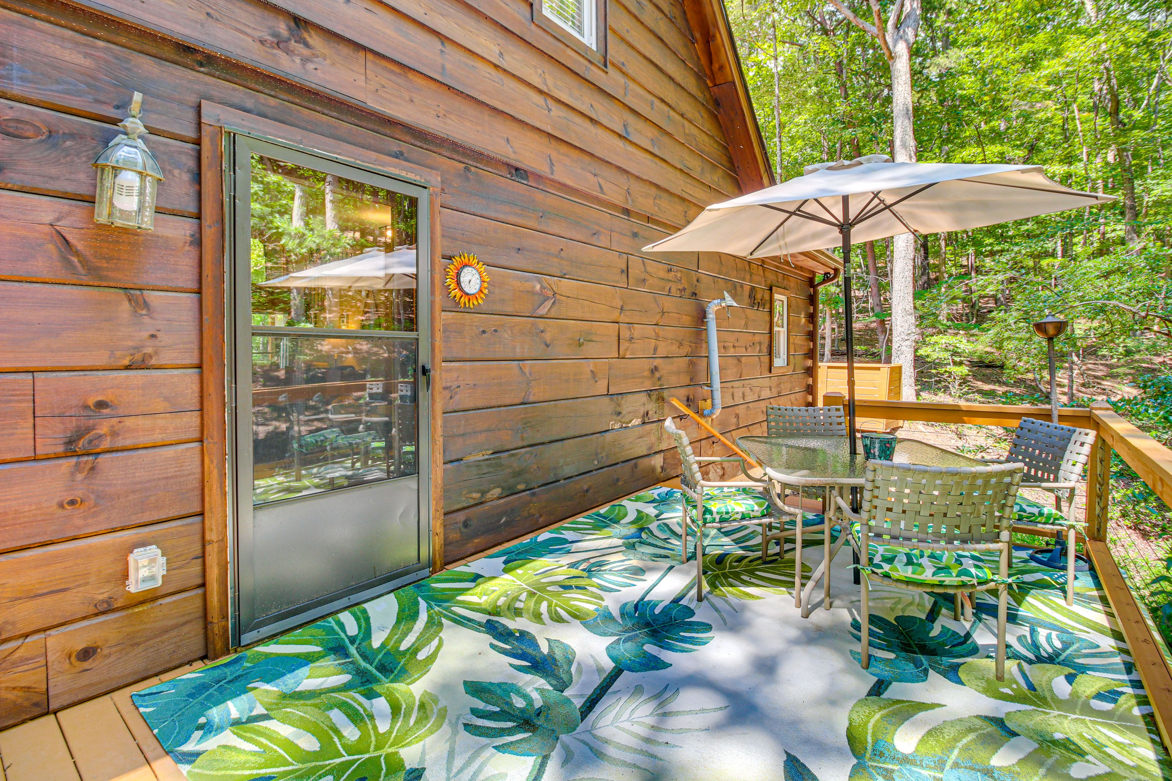 Back Deck | Outdoor Dining | Gas Fire Pit Table