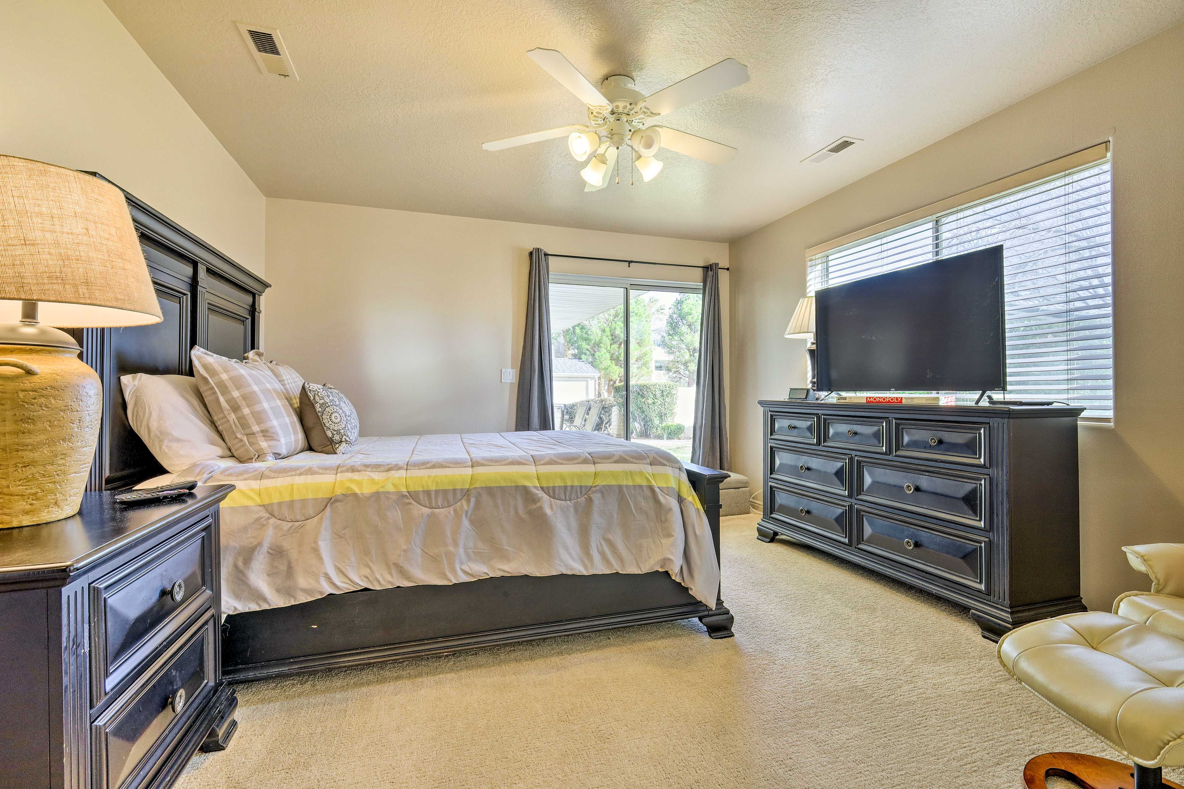 Bedroom 1 | Queen Bed | Linens Provided | En-Suite Bathroom