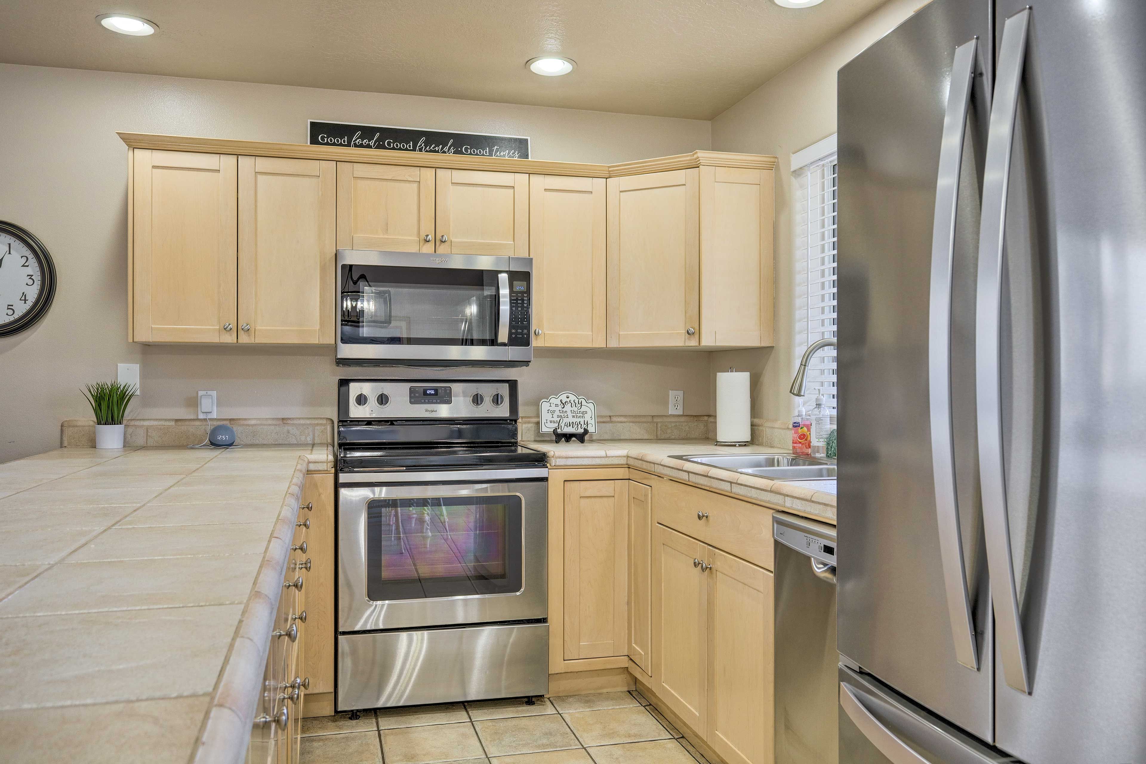 Kitchen | Cooking Basics | Coffee Maker | Paper Towels/Trash Bags Provided