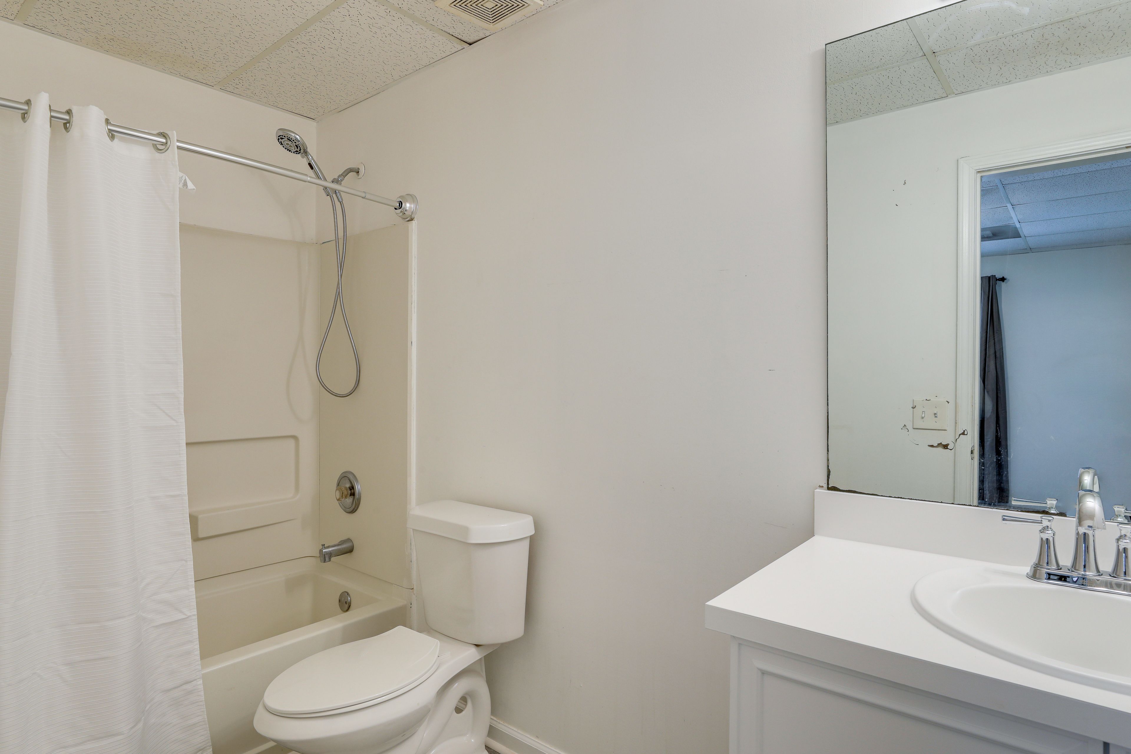 Bathroom | Towels Provided | Complimentary Toiletries