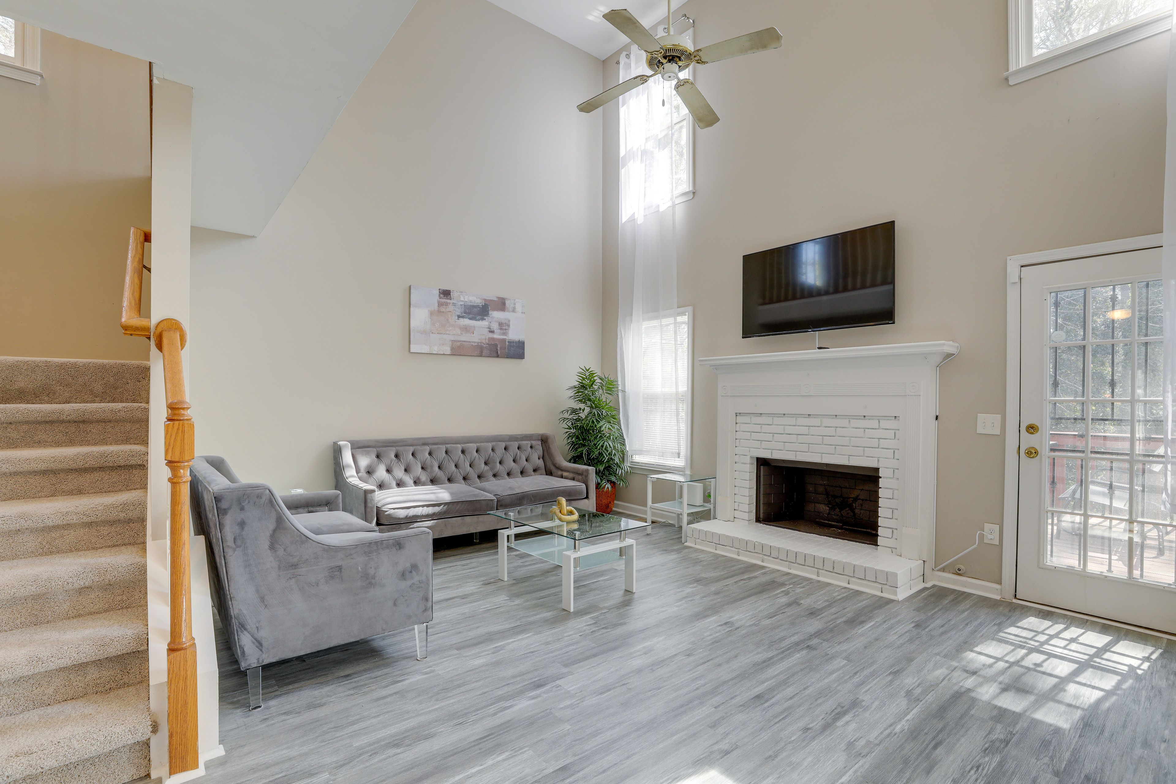 Living Room | Smart TV | WiFi | Central A/C & Heat