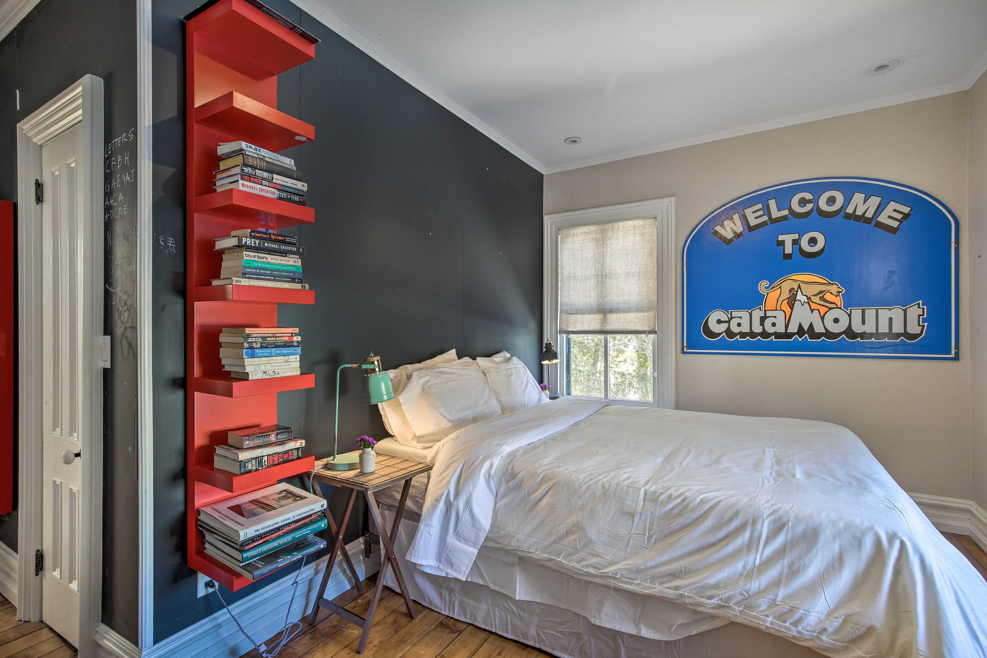 Bedroom 3 | Queen Bed | Smart TV