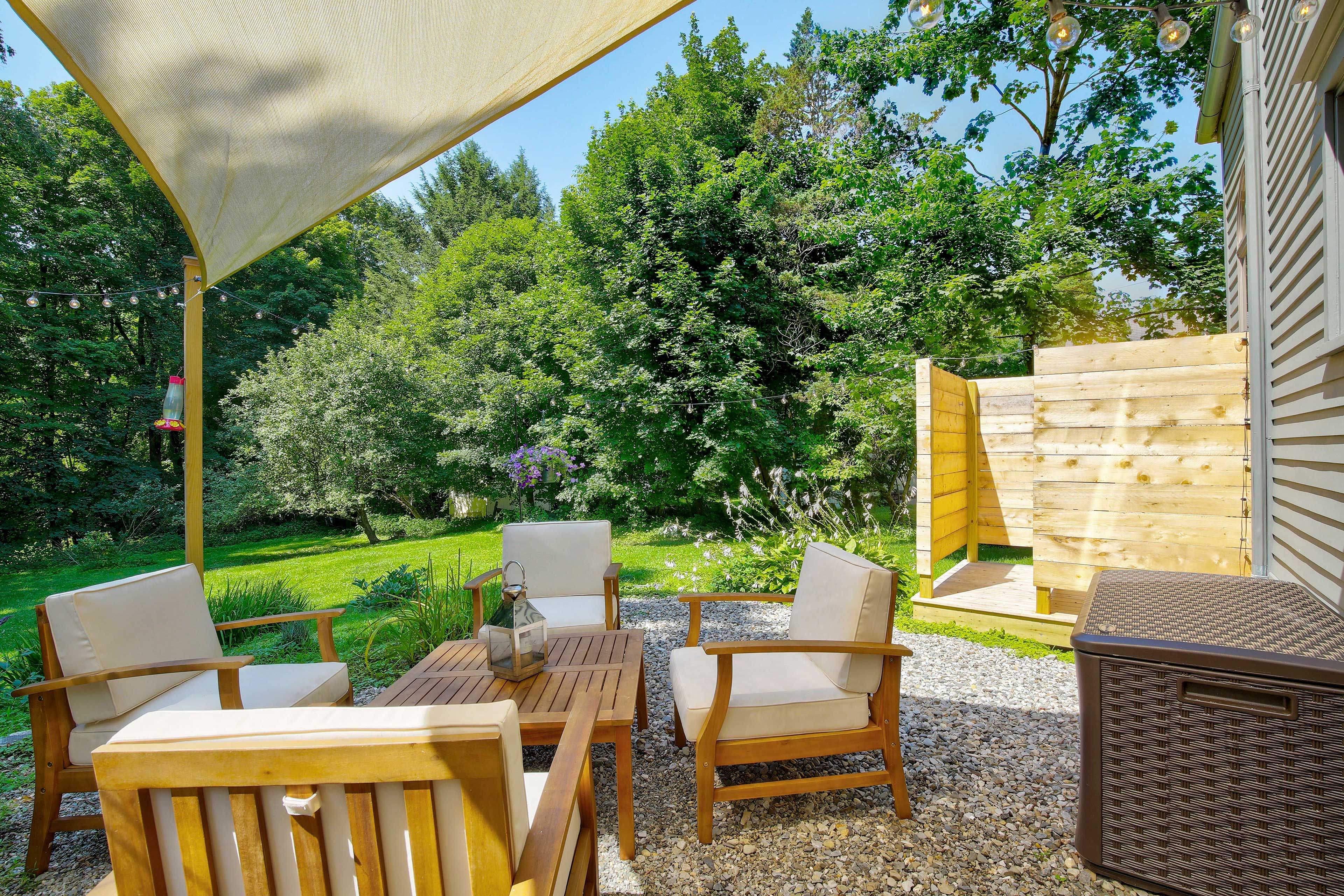 Yard Space | Outdoor Dining | Outdoor Shower