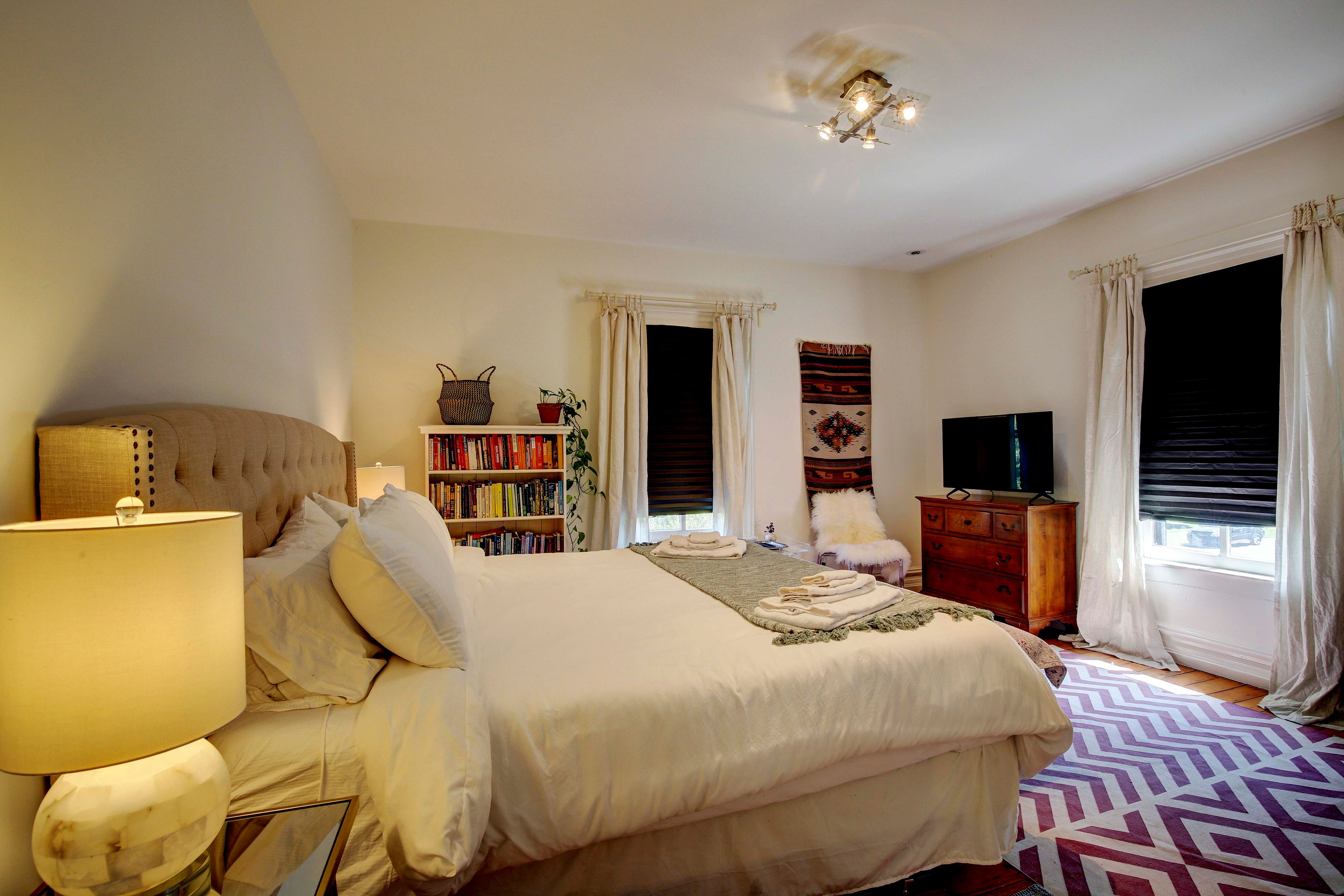 Bedroom 1 | King Bed | 2nd Floor | Smart TV | Linens Provided