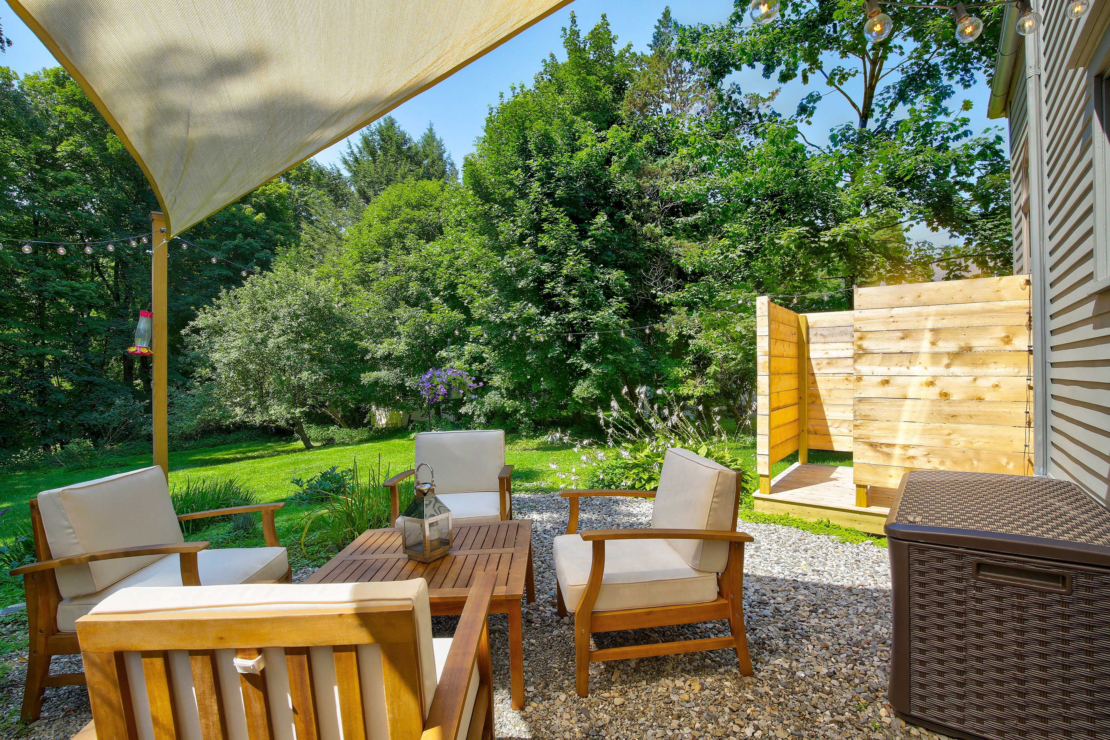 Spacious Backyard | Gas Grill | Fire Pit | Seasonal Outdoor Shower