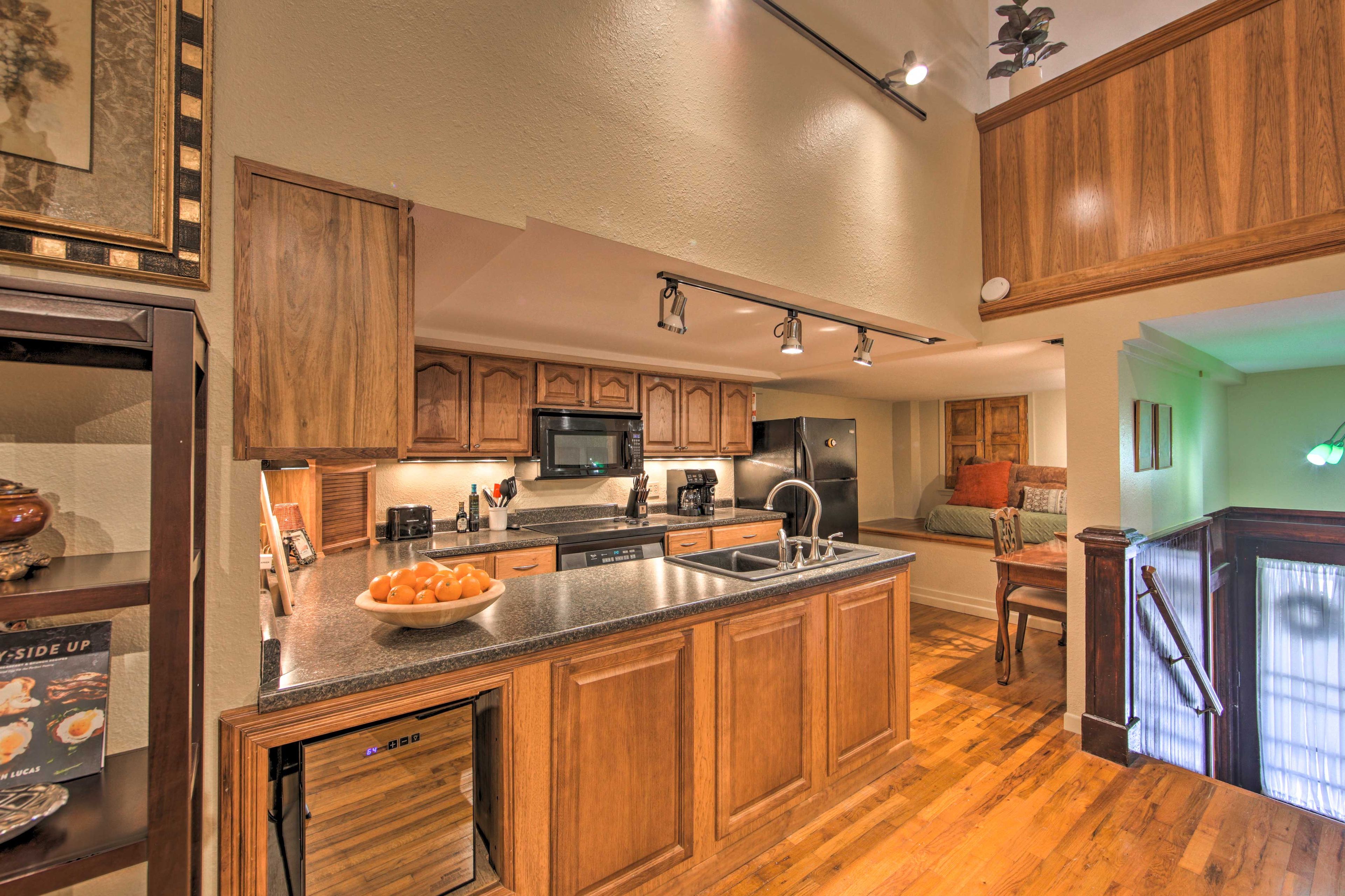 Kitchen | 2nd Floor | Blender | Wine Fridge | Dishwasher