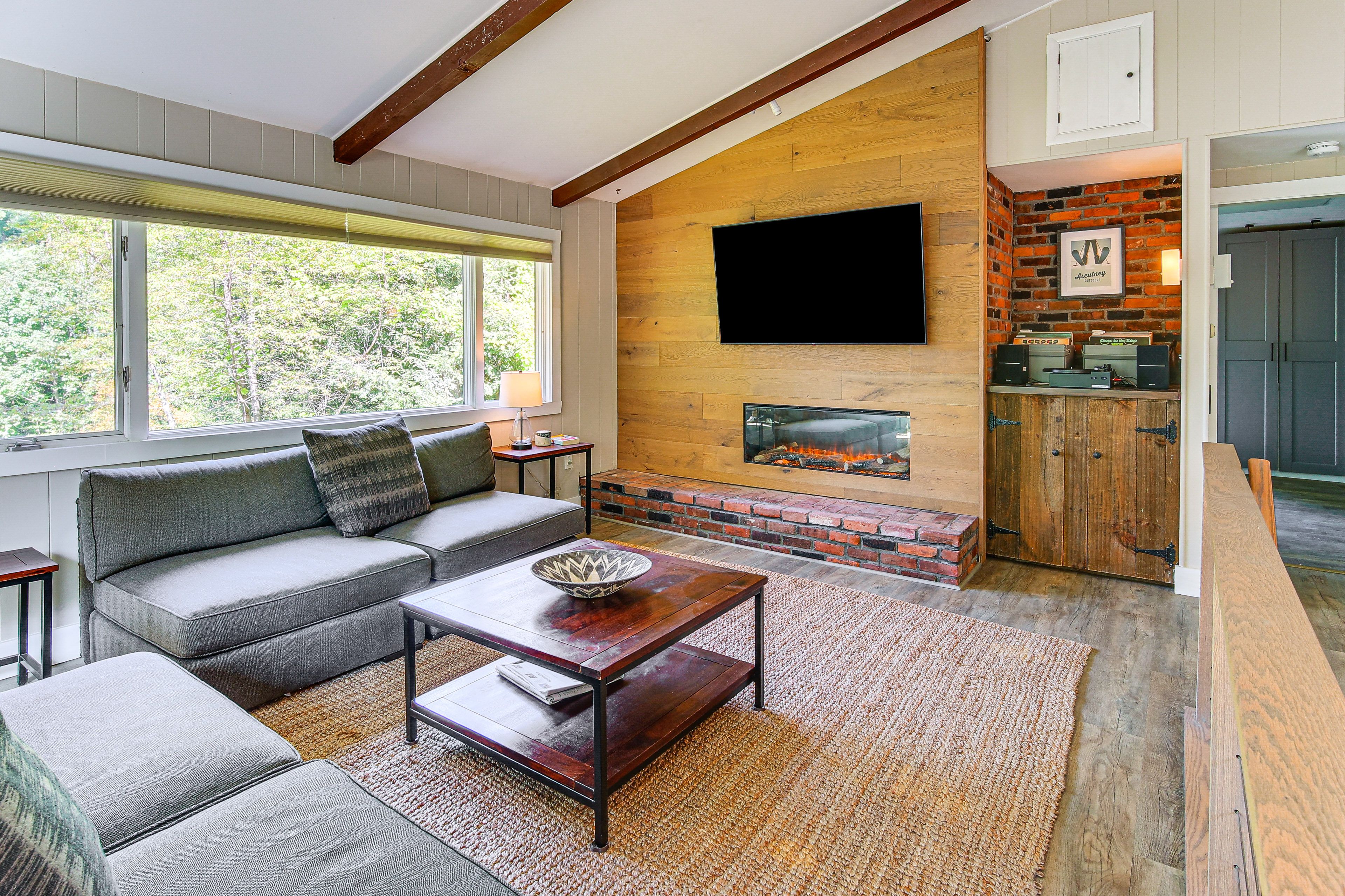 West Windsor Vacation Rental | 3BR | 2BA | 1,950 Sq Ft | Stairs Required