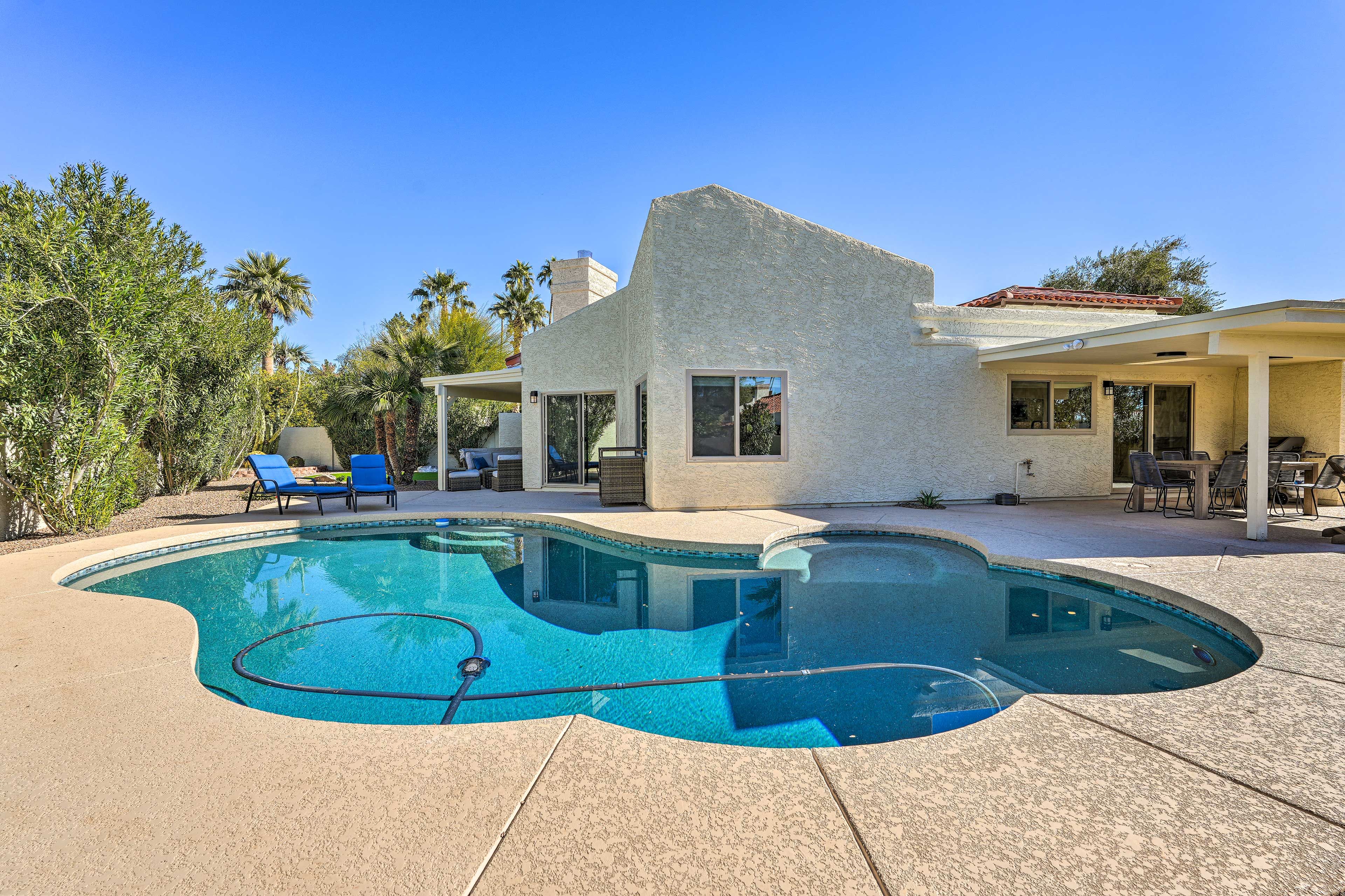 Private Backyard | Outdoor Entertainment Areas