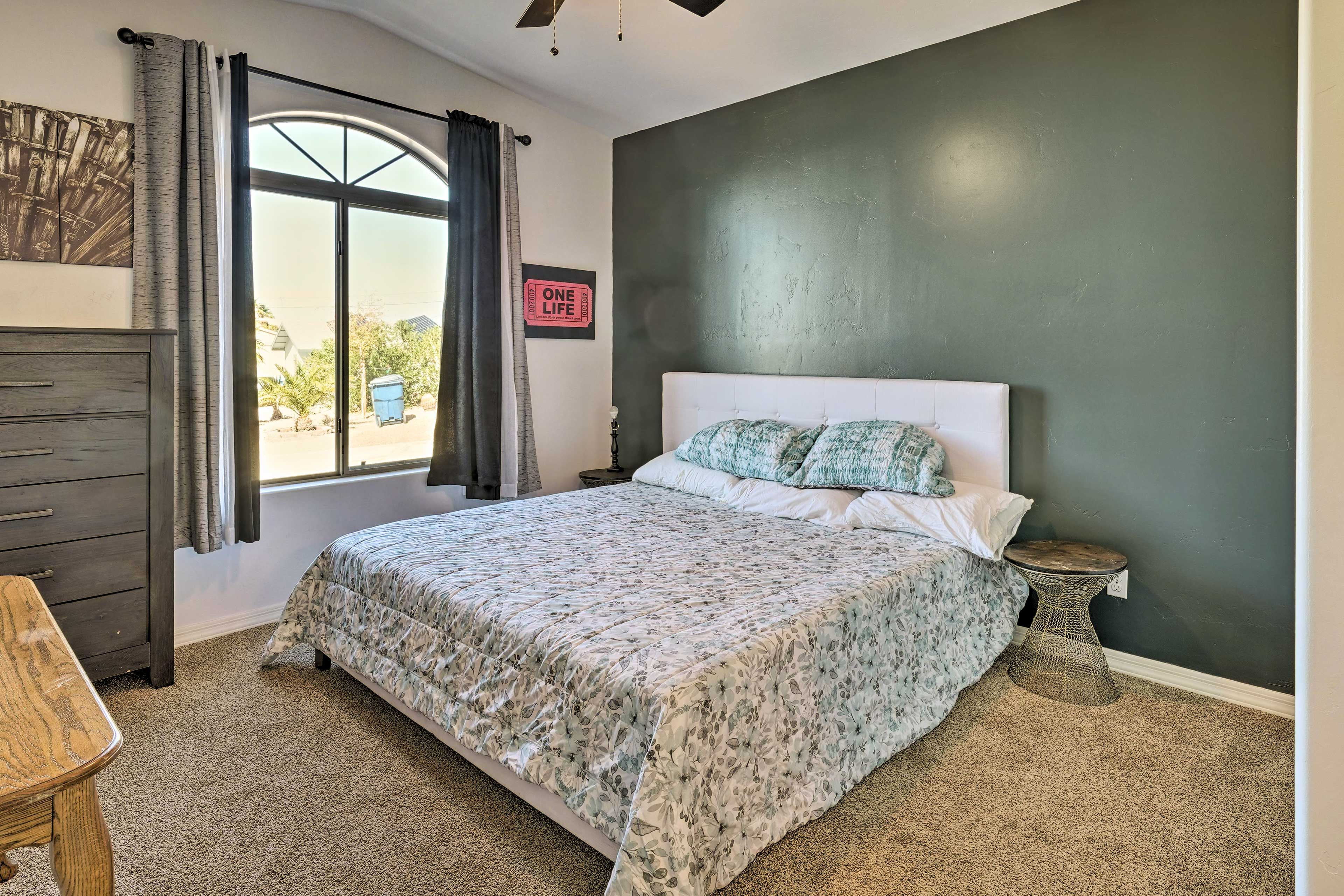 Bedroom 1 | King Bed | Smart TV | En-Suite Bathroom