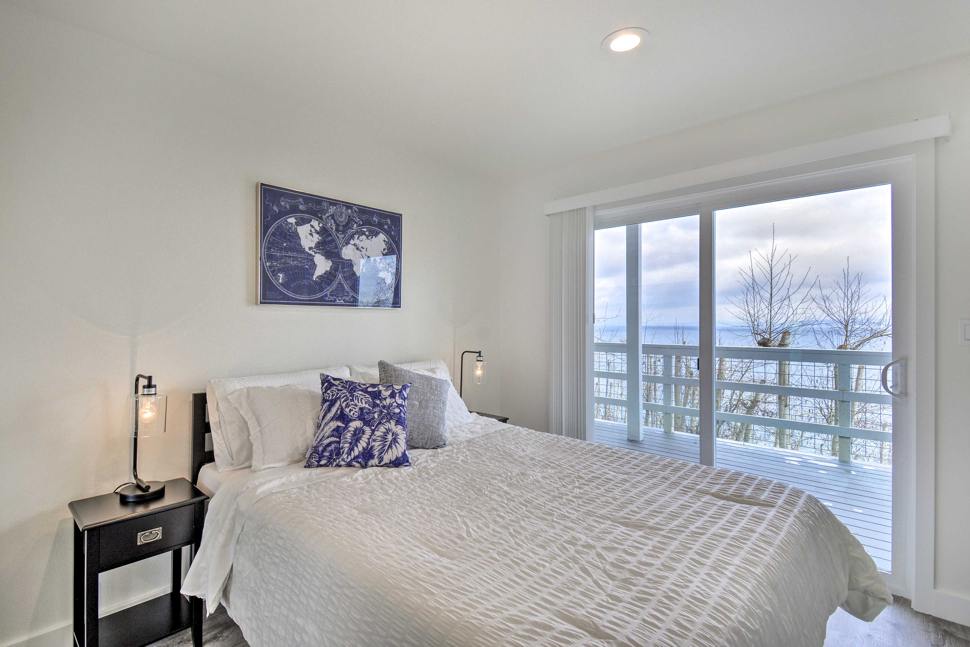 Bedroom 3 | Queen Bed