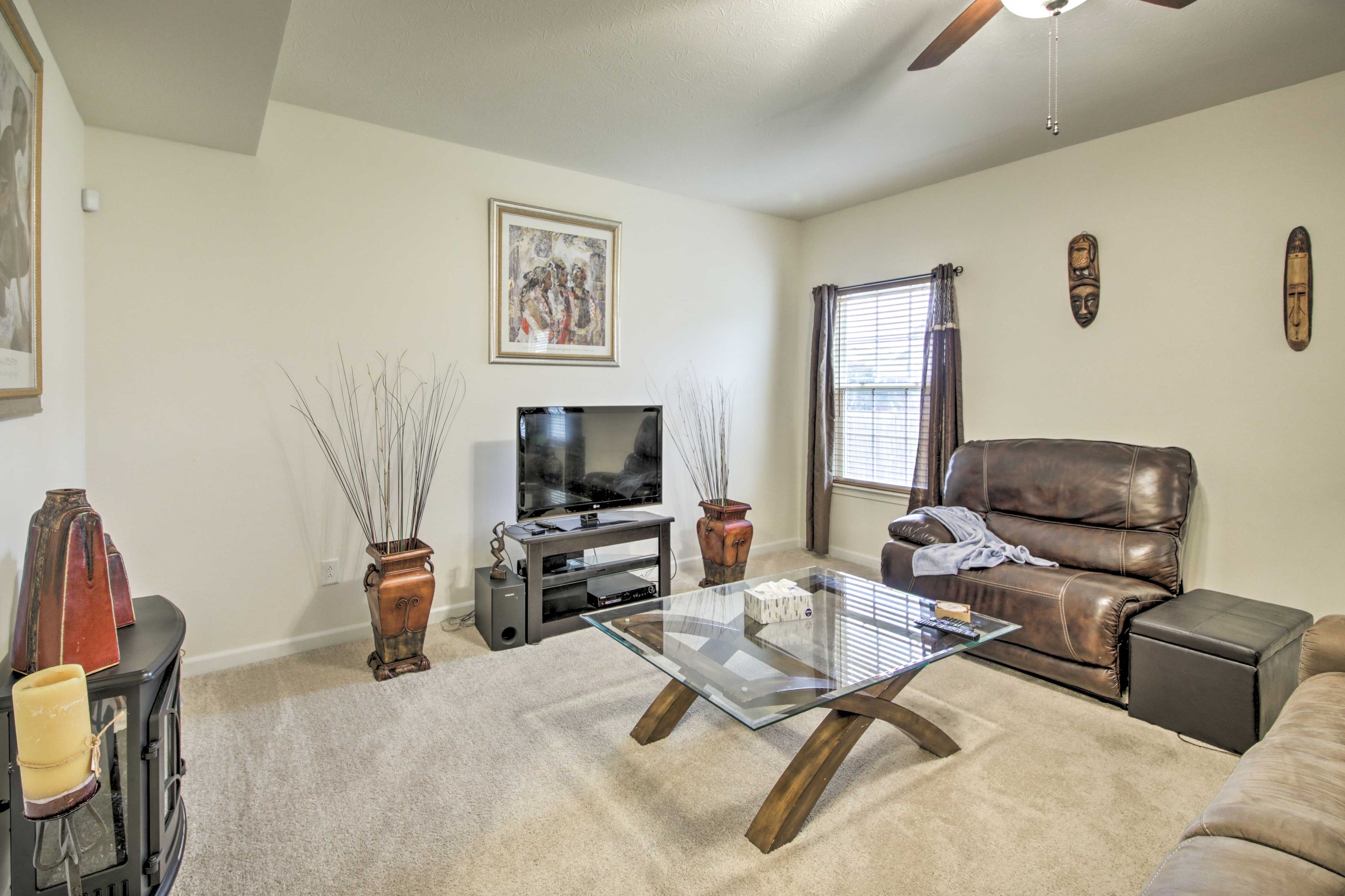 Living Room | Fireplace | Central A/C & Heating