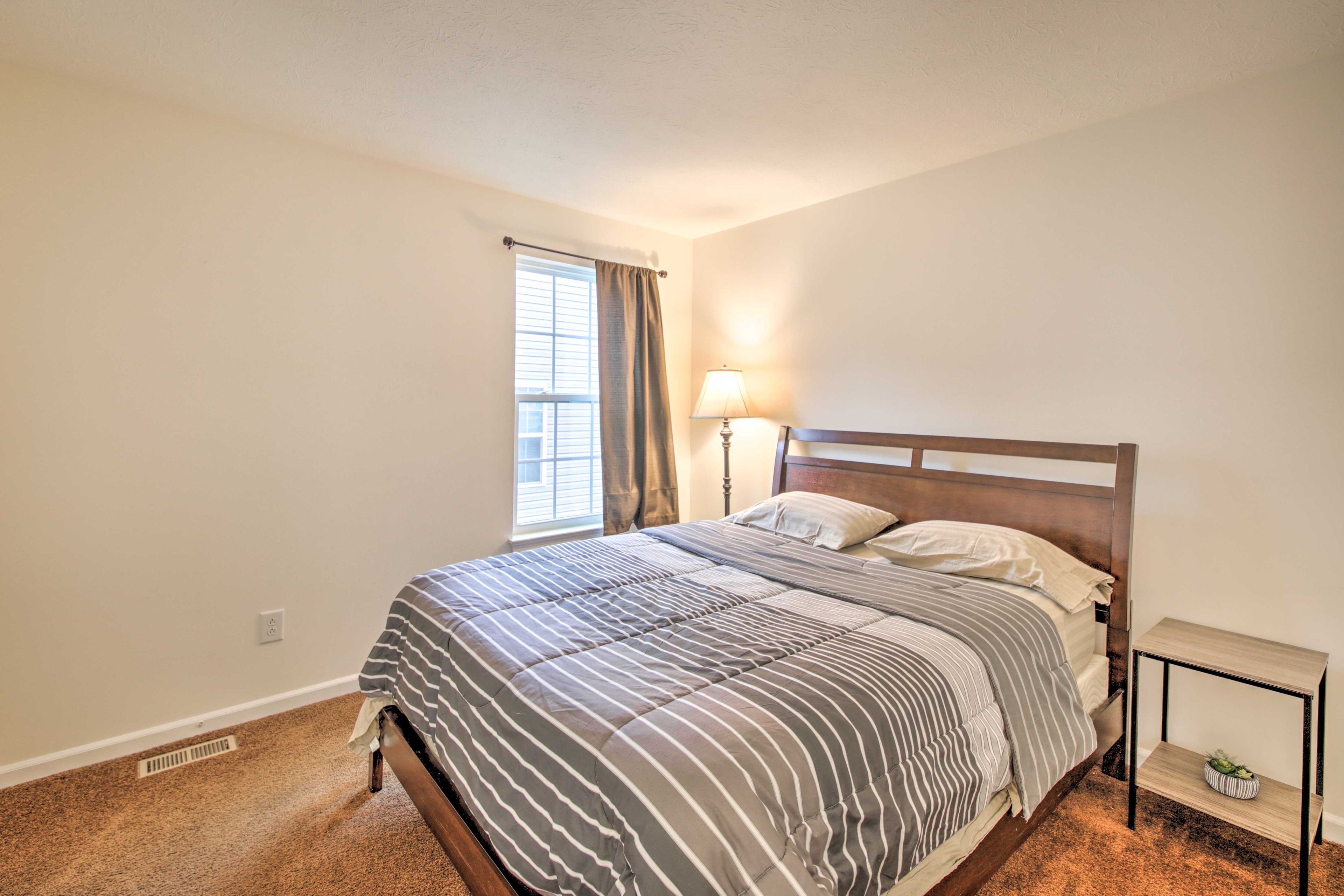 Bedroom 3 | Queen Bed