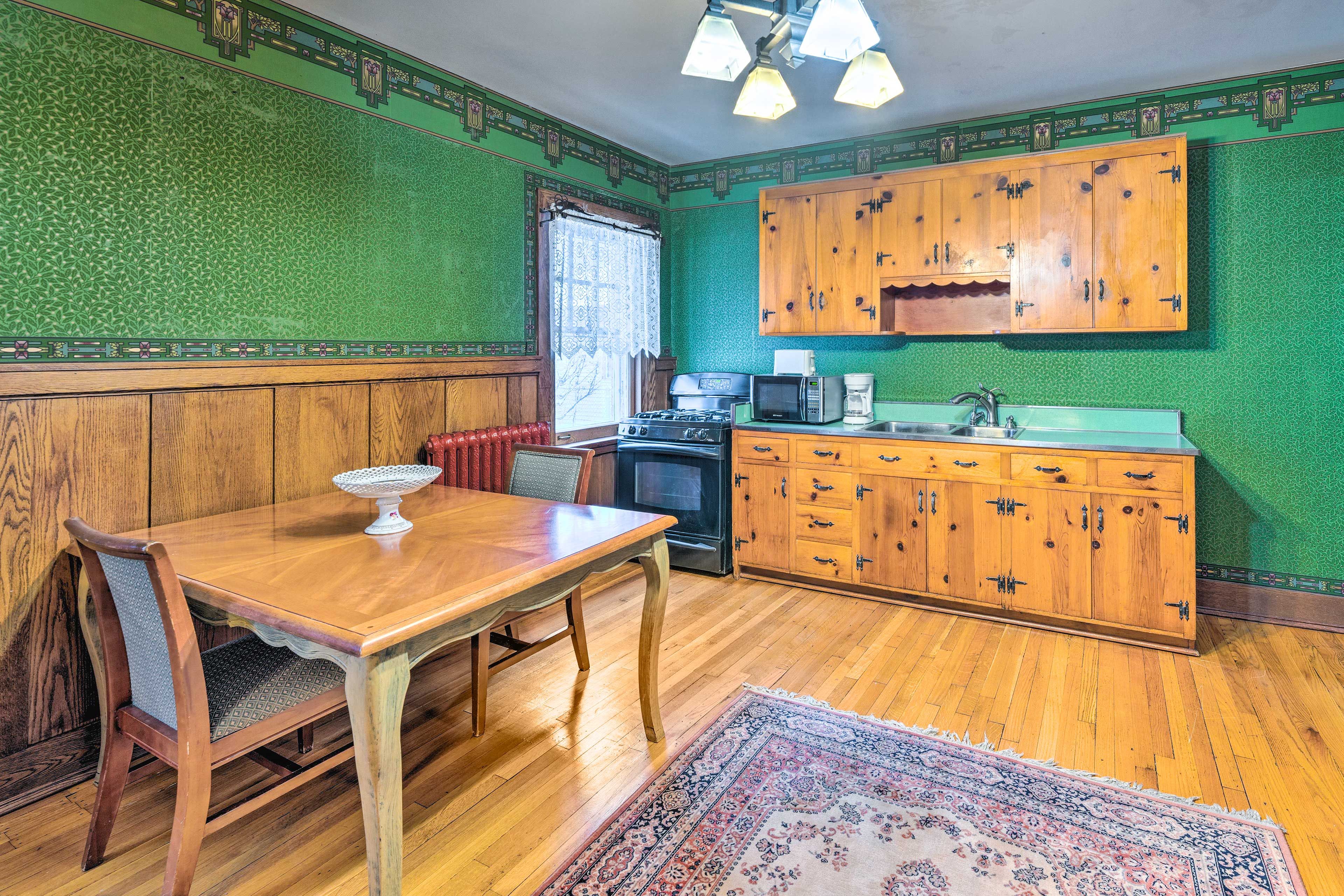 Kitchen | Free WiFi | Central A/C & Heat