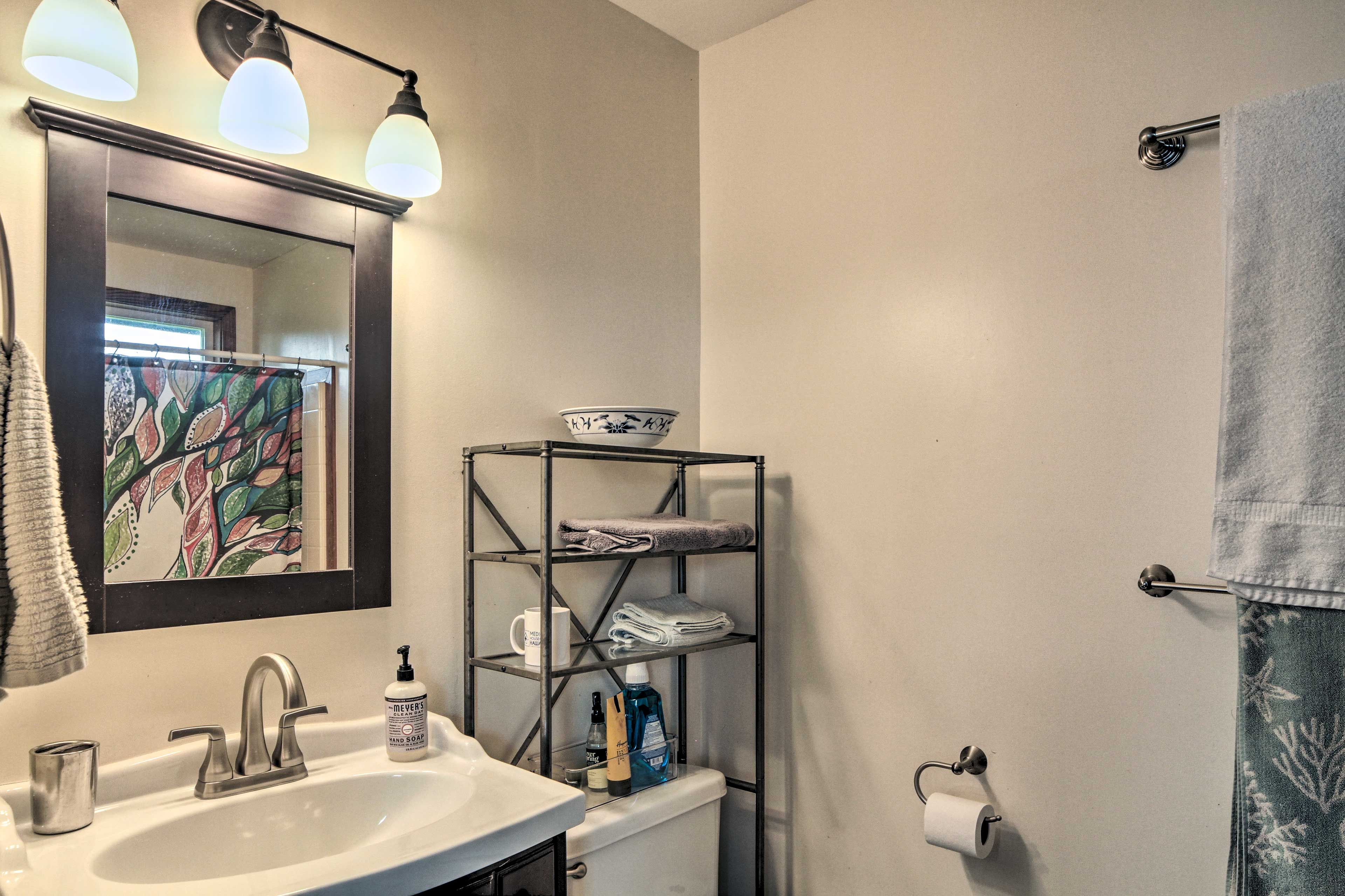En-Suite Bathroom | Towels Provided