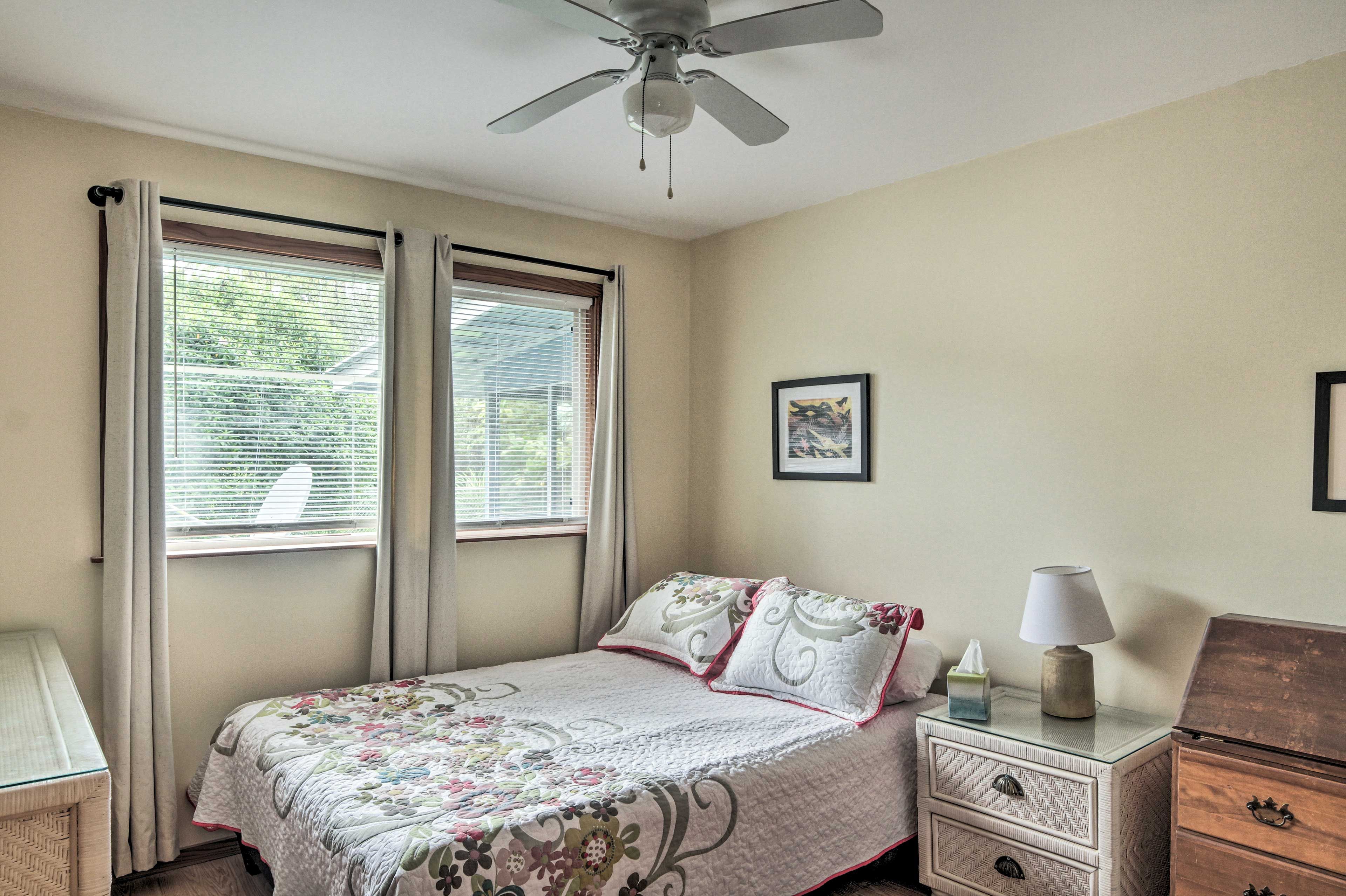 Bedroom 3 | Queen Bed