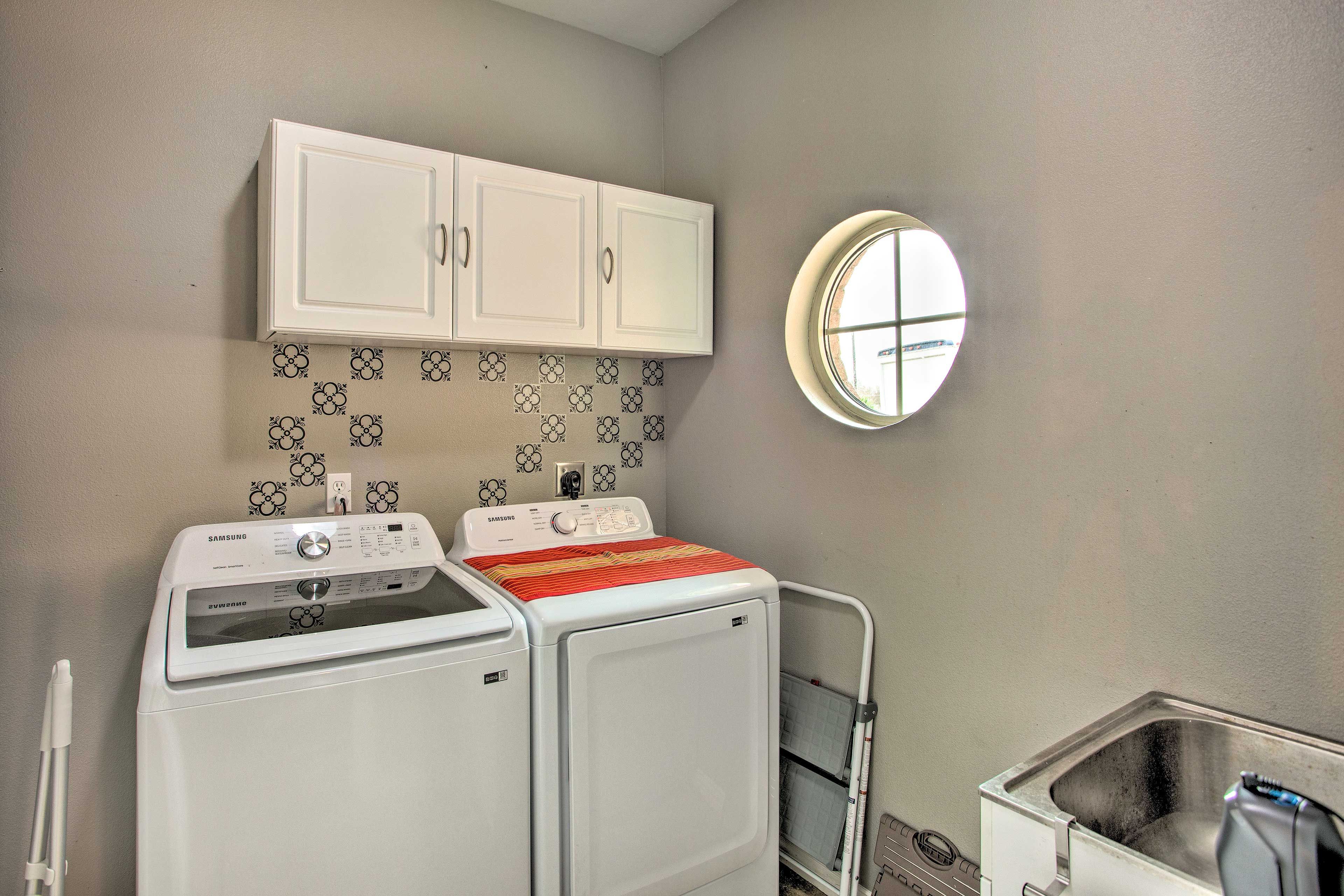 Washer & Dryer | Linens Provided