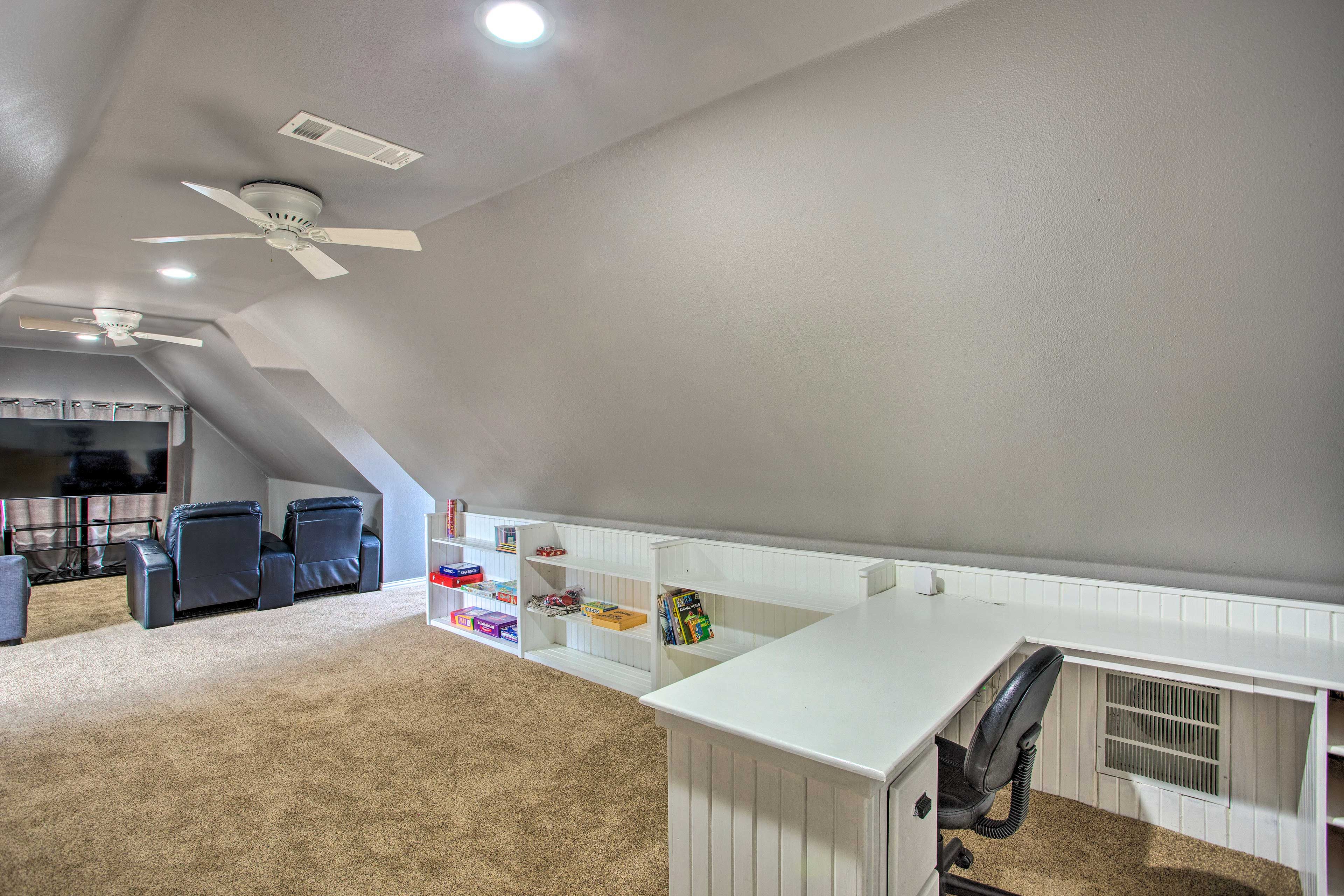 Media Room | Full Sleeper Sofa