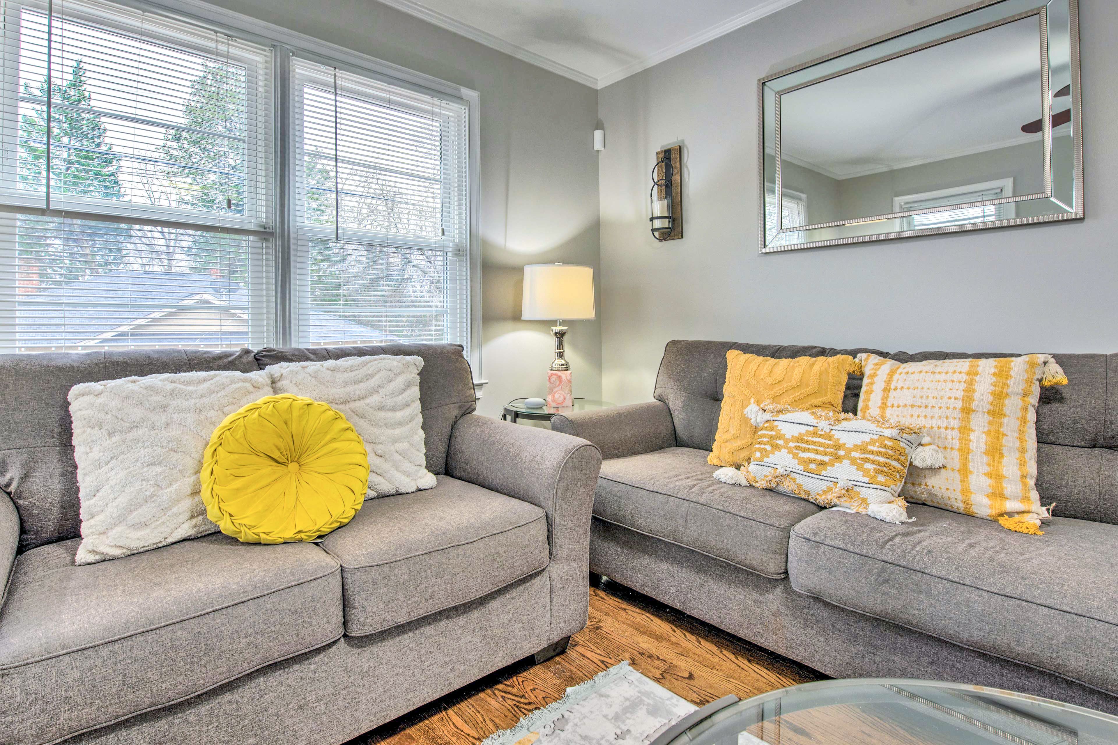 Living Room | Free WiFi | Smart TV | Central A/C
