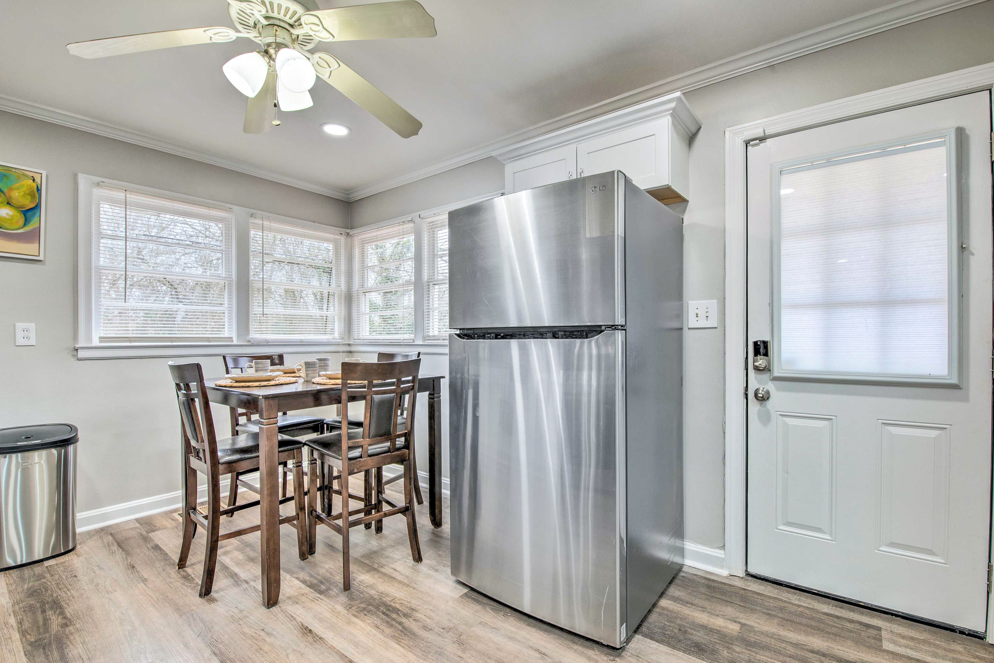 Kitchen | Dining Area