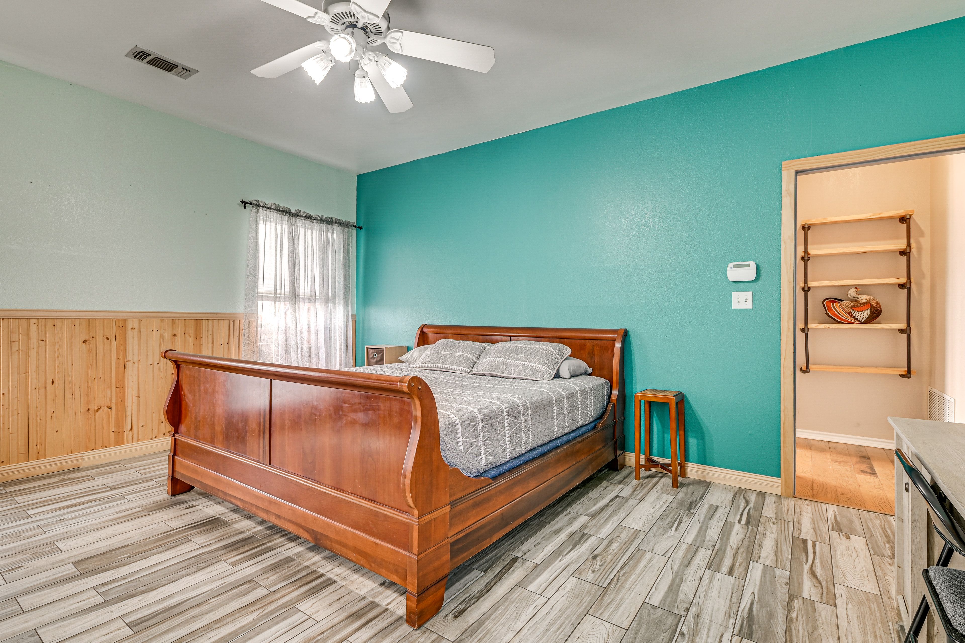 Bedroom 1 | King Bed | 1st Floor