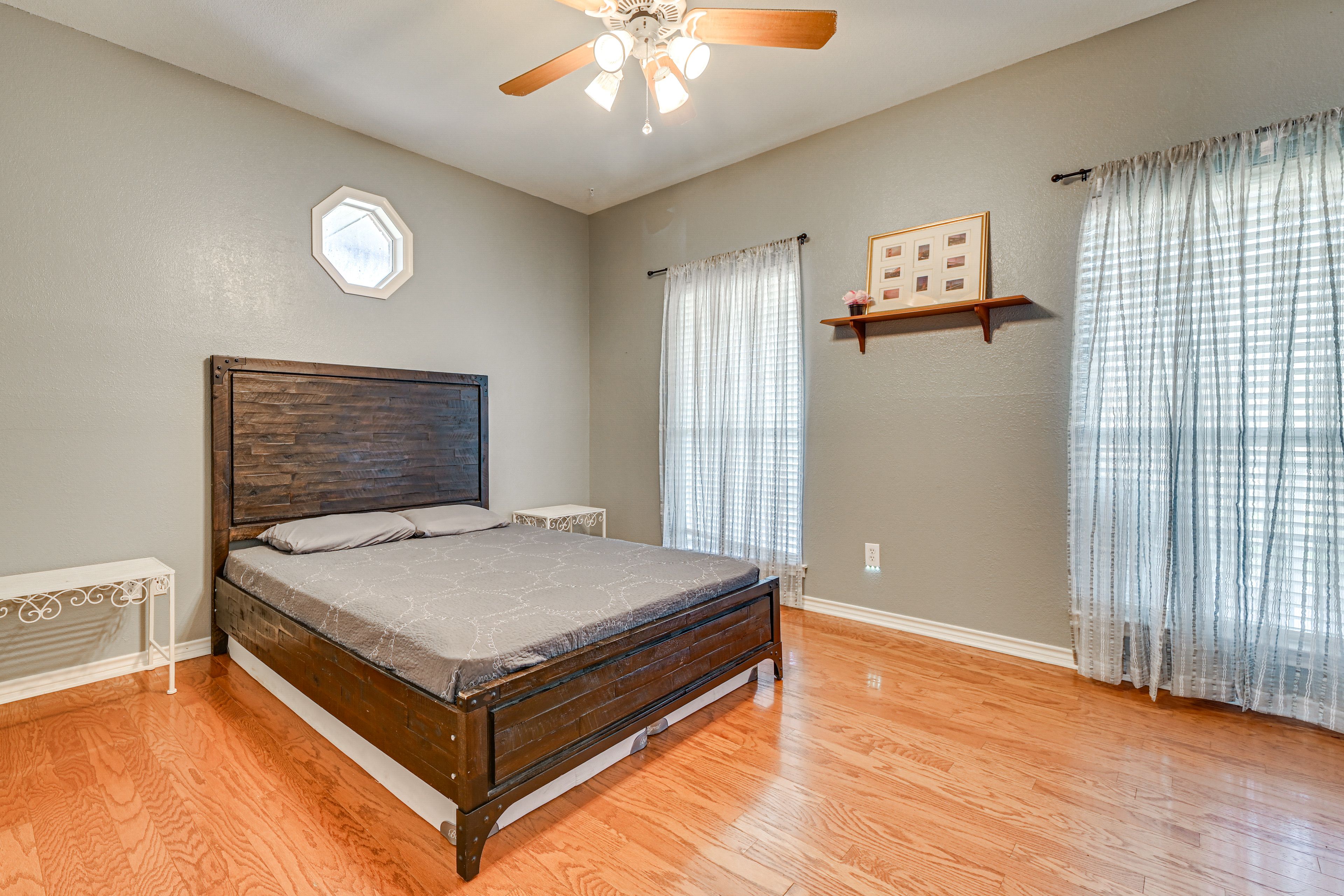 Bedroom 2 | Queen Bed | 1st Floor