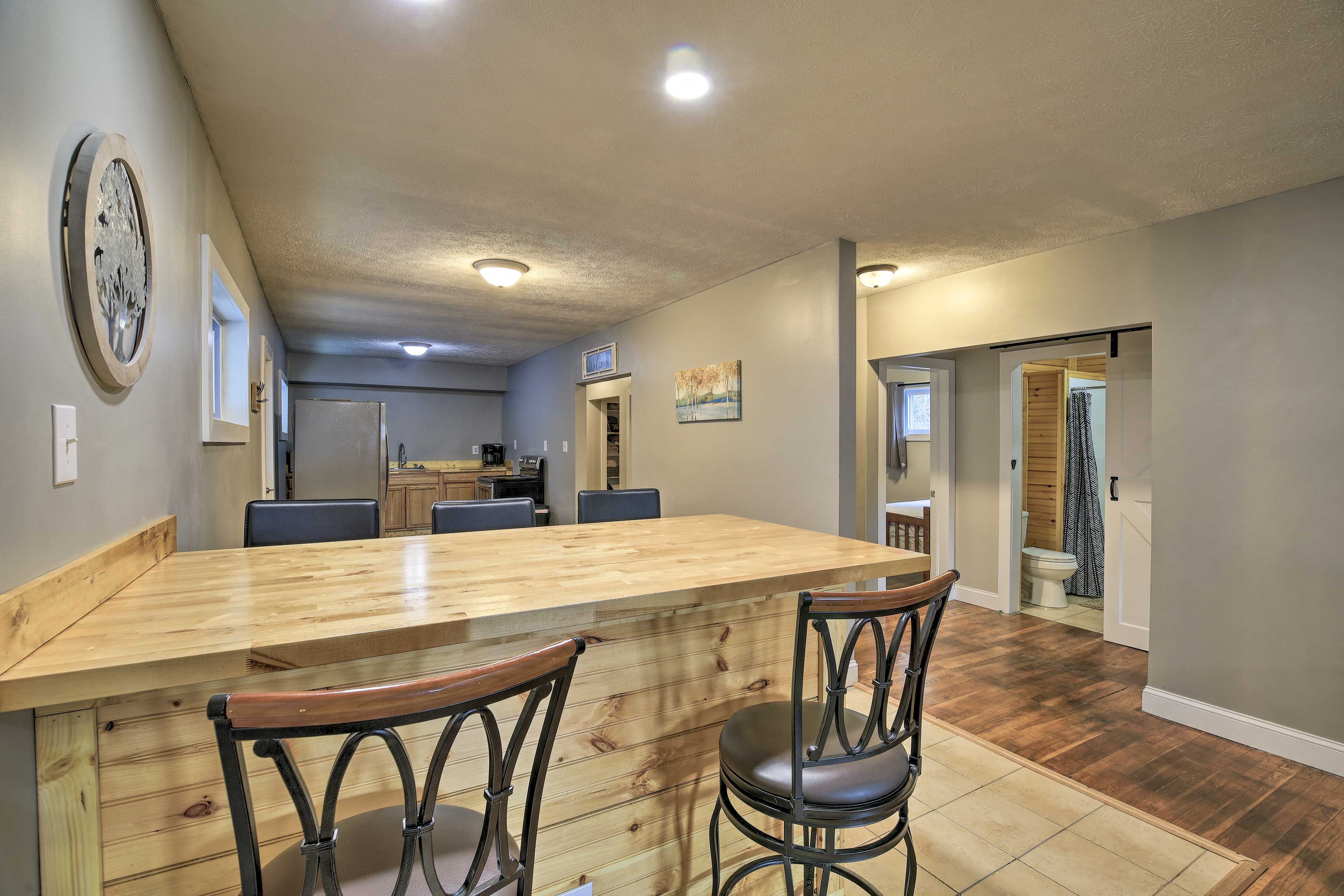 Countertop Dining Area | Dishware/Flatware Provided