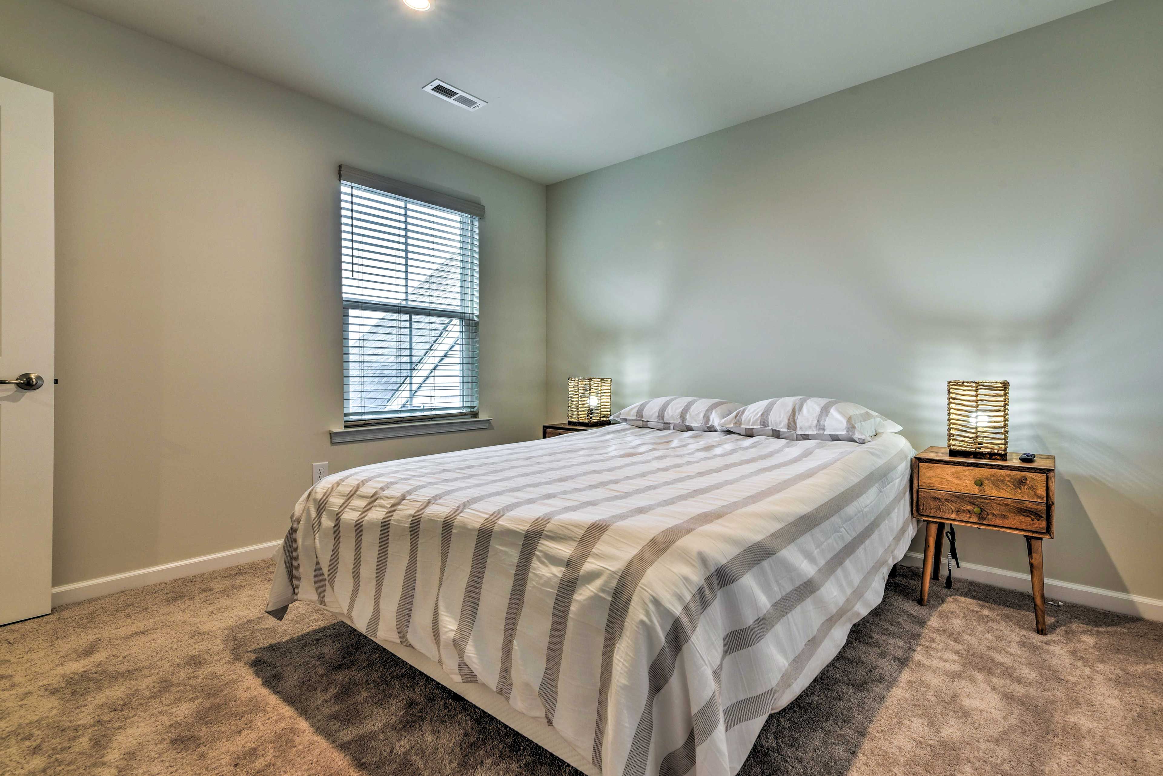 Bedroom 3 | 2nd Floor | Queen Bed