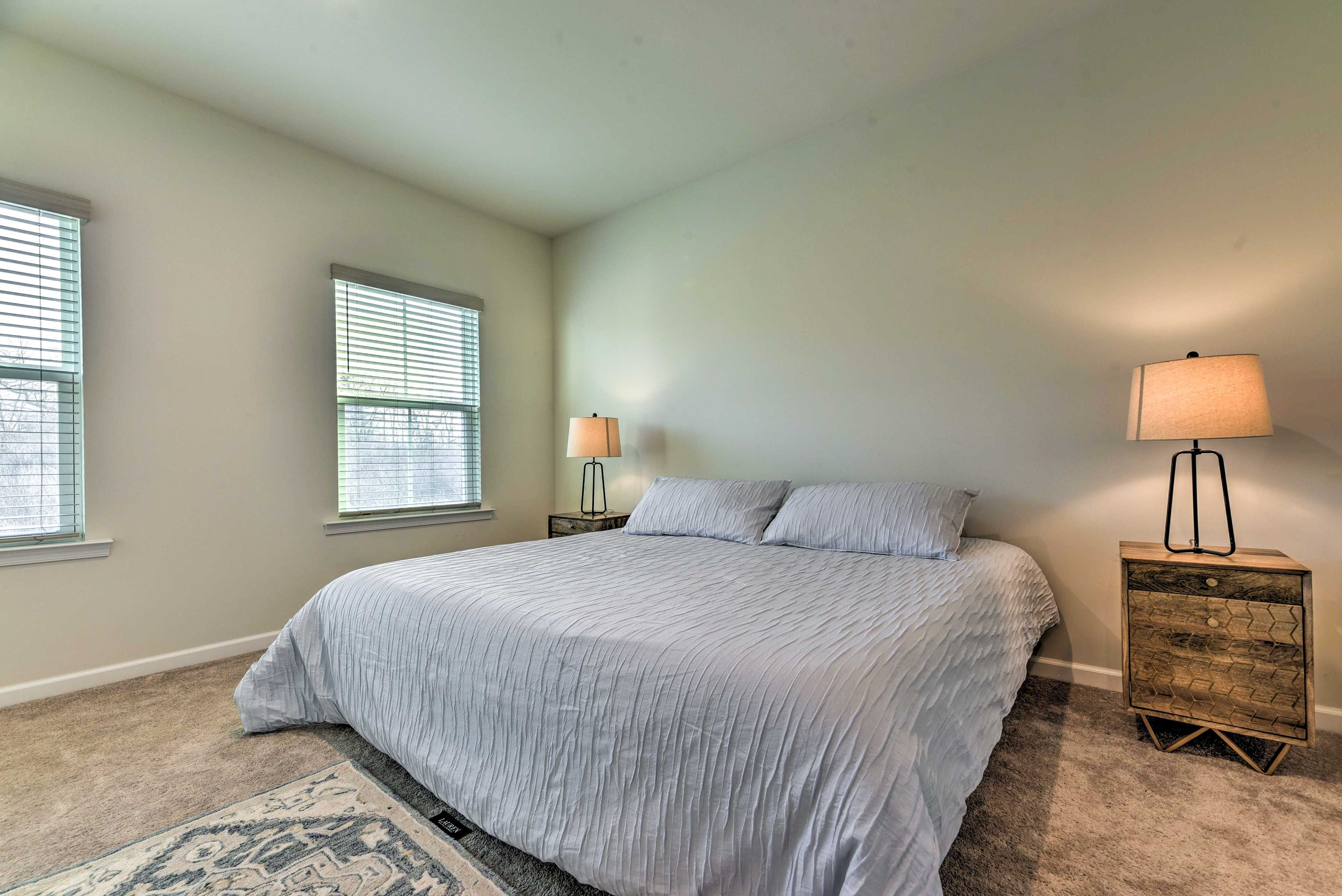 Bedroom 1 | 1st Floor | Queen Bed | En-Suite Bathroom