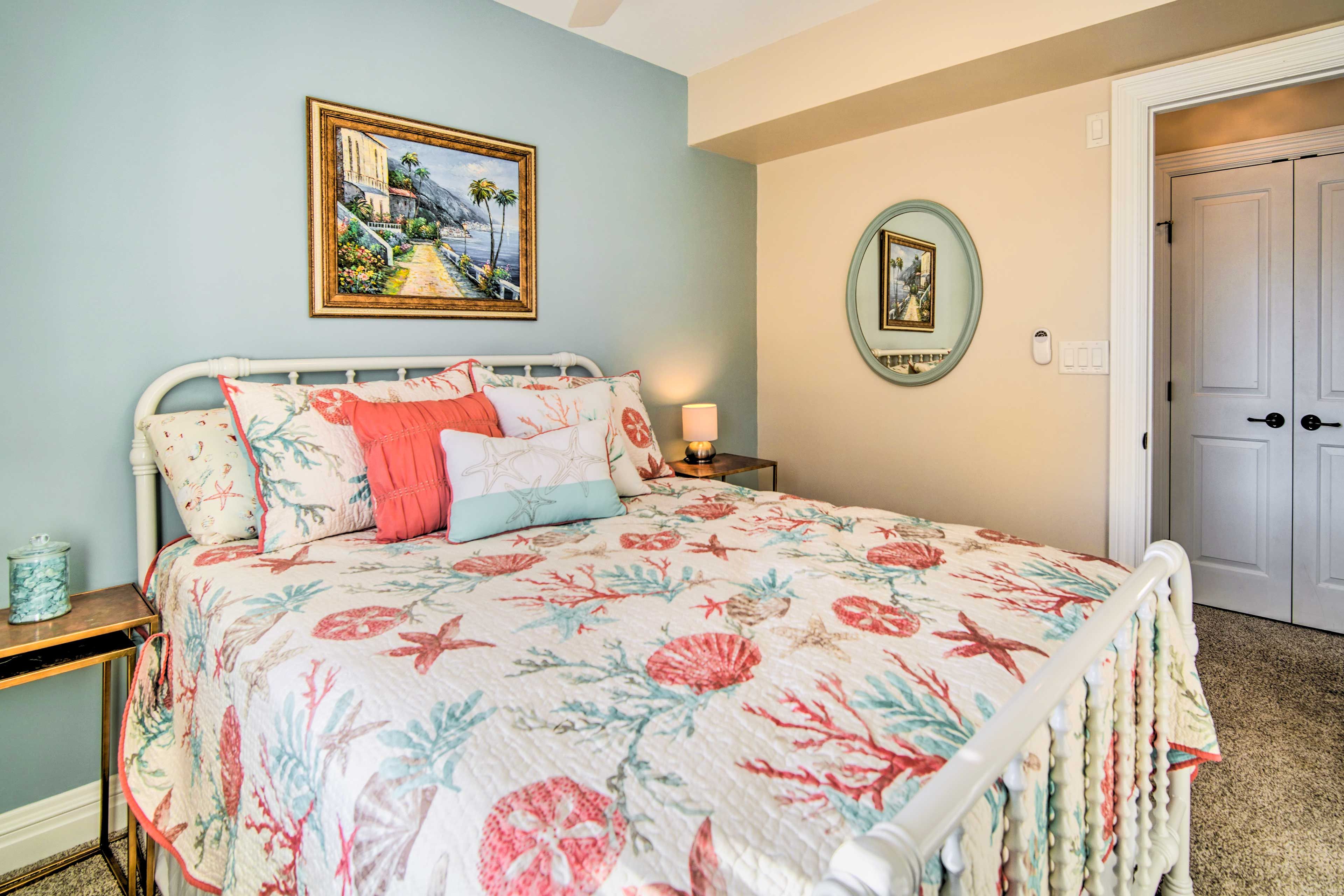 Bedroom 2 | Full Bed | Hangers