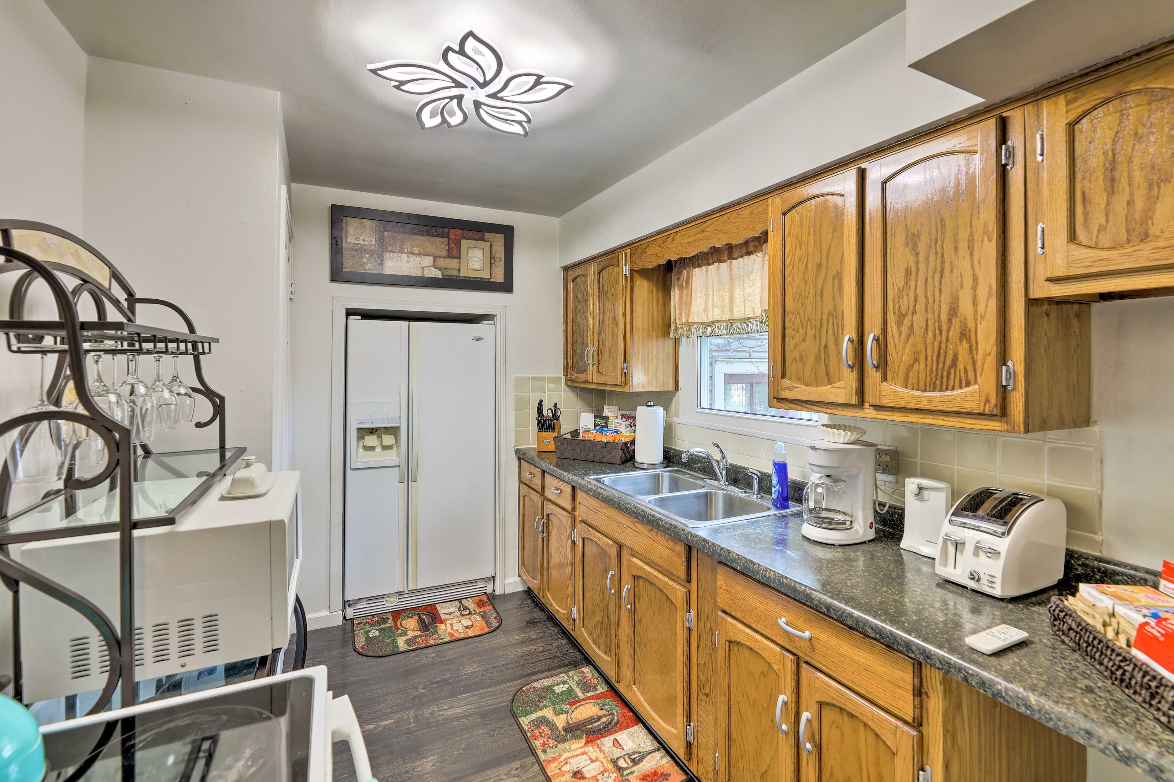 Kitchen | Stove/Oven | Coffee Maker | Spices | Toaster | Cooking Basics