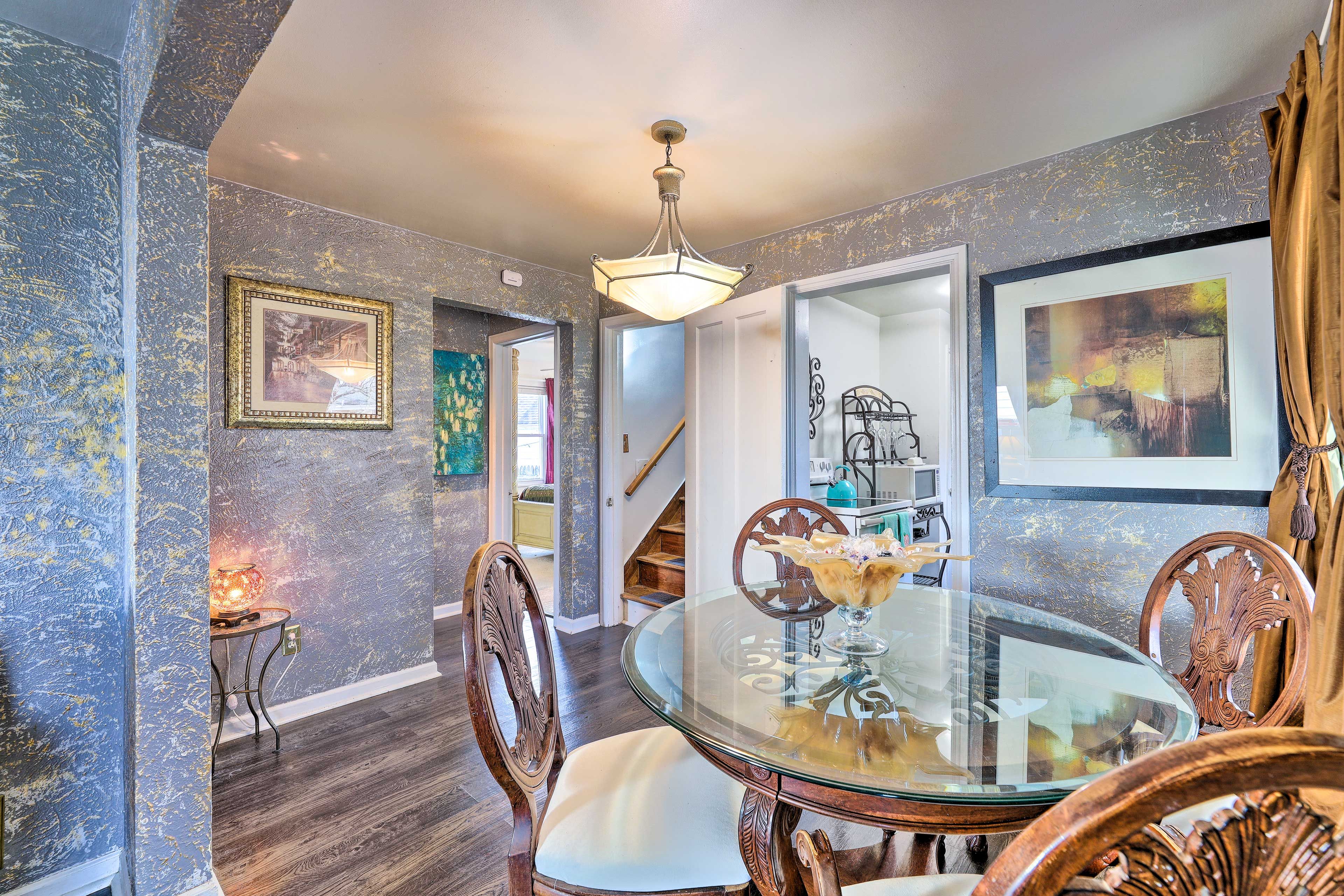 Dining Area | Dishware & Flatware Provided