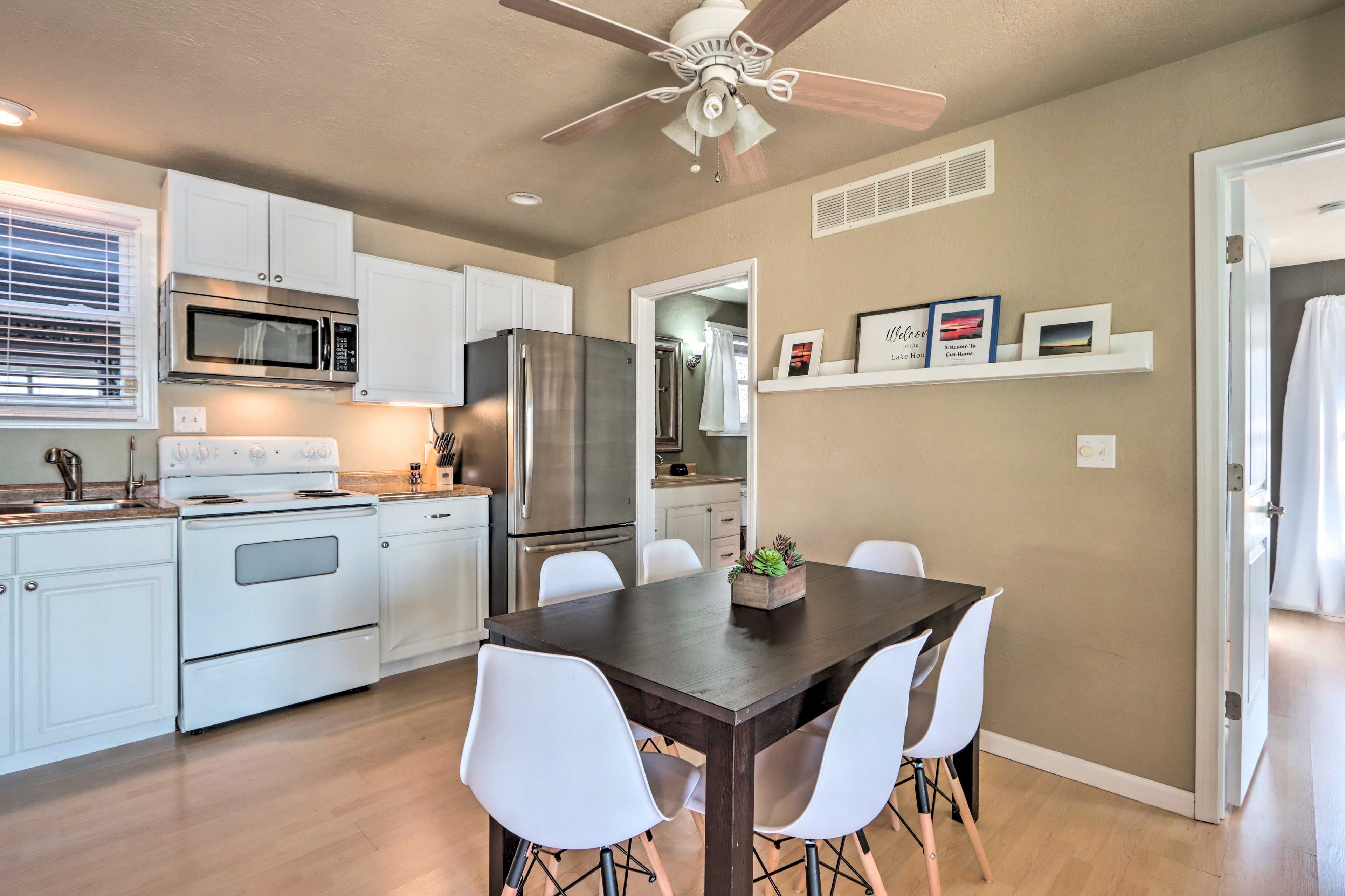 Dining Area | Dishware/Flatware