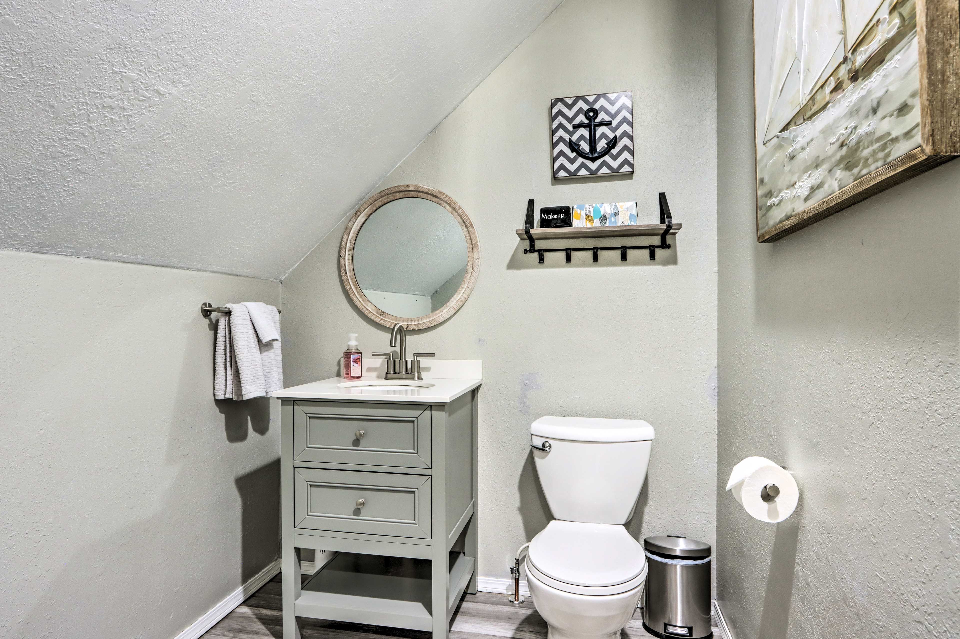 Half Bathroom | 2nd Floor