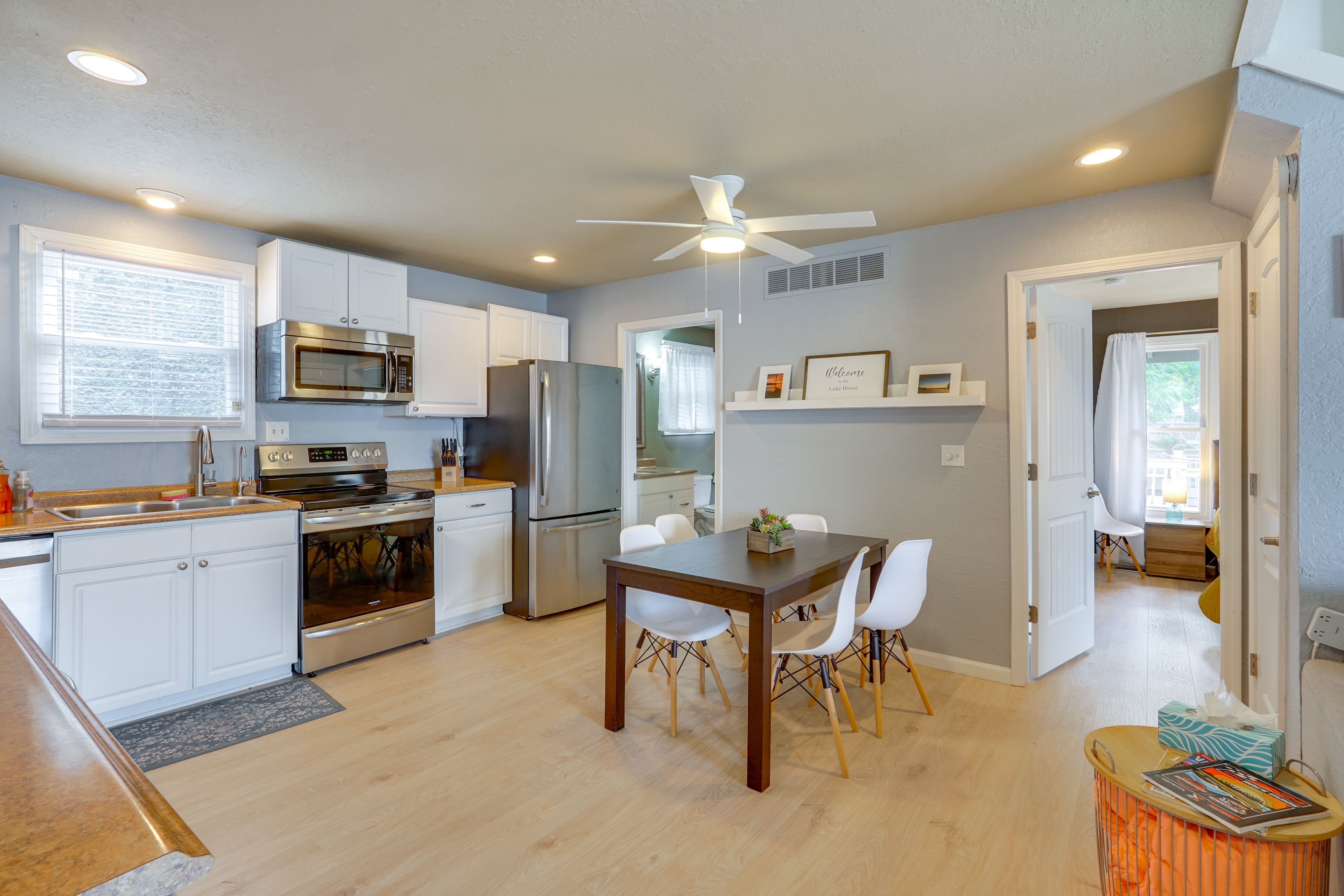 Dining Area | Dishes & Flatware Provided