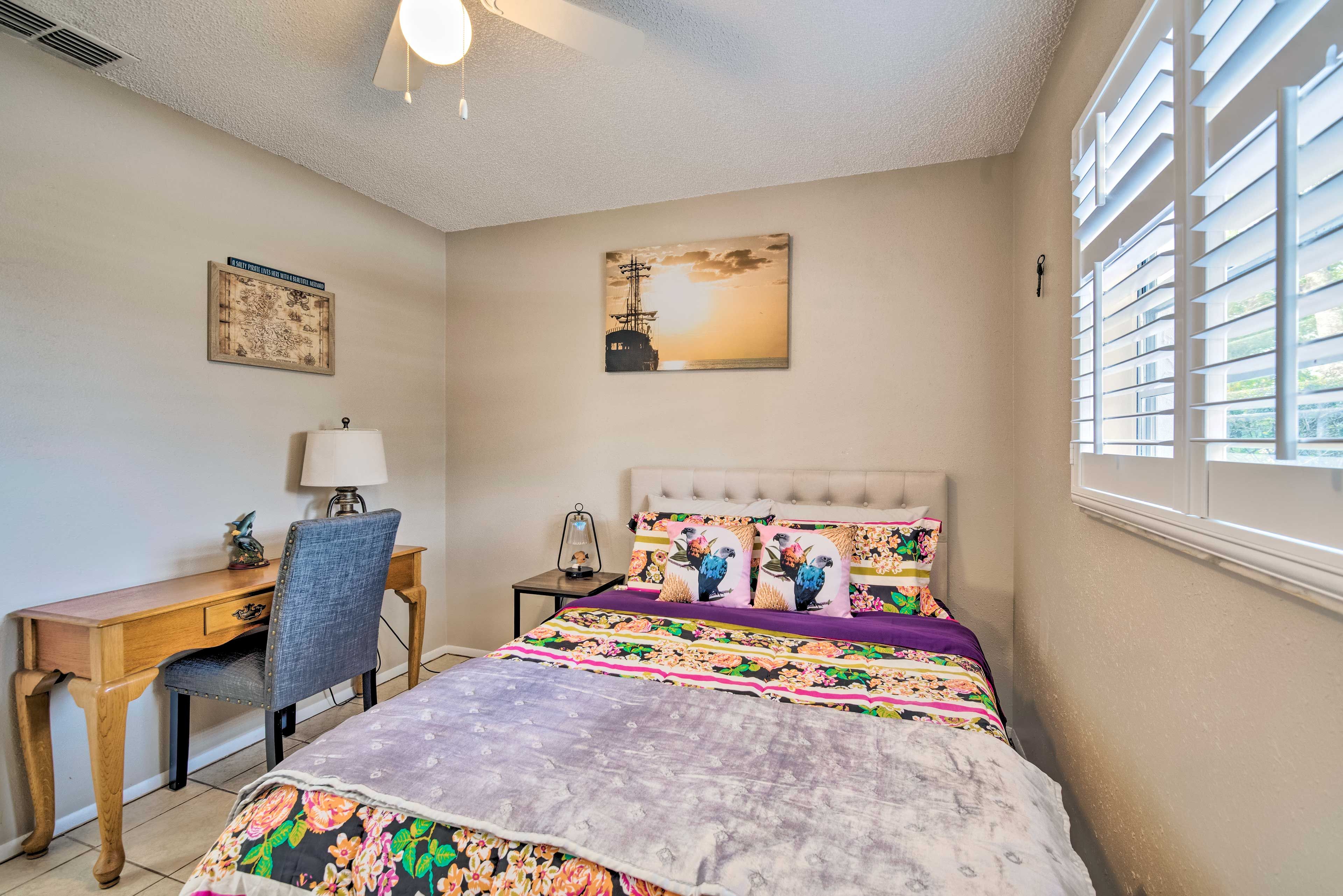 Bedroom 2 | Full Bed | Laptop-Friendly Desk