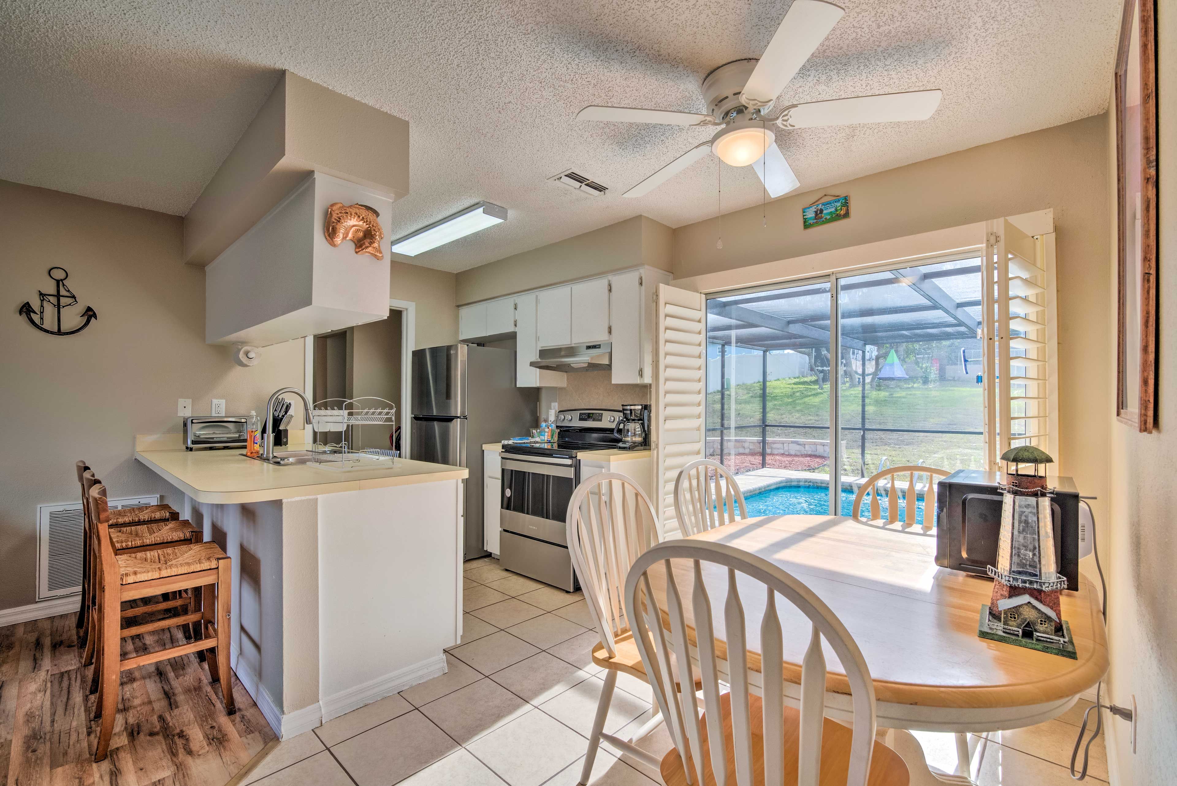 Dining Area | Dishware & Flatware