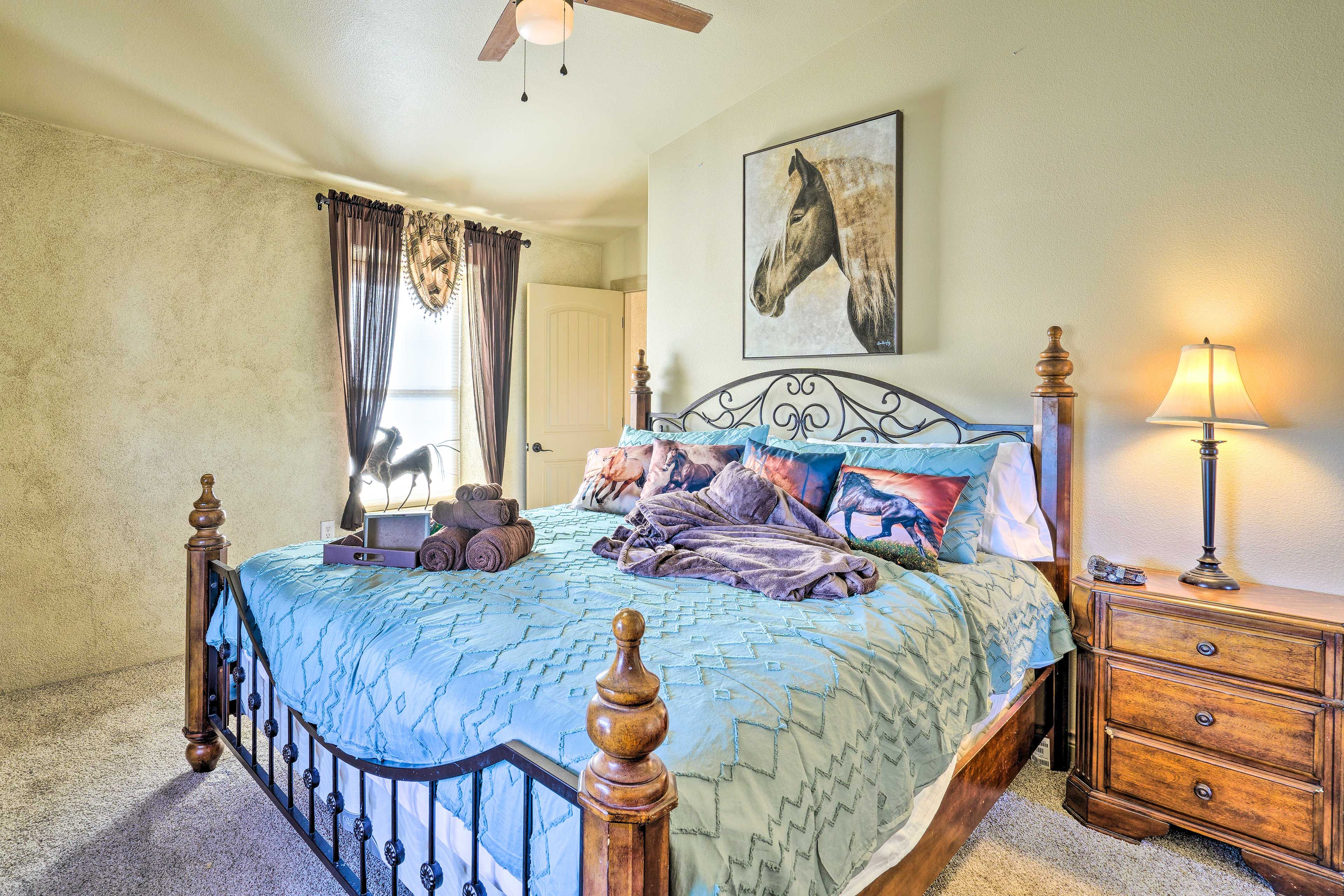 Bedroom 2 | King Bed | Linens Provided