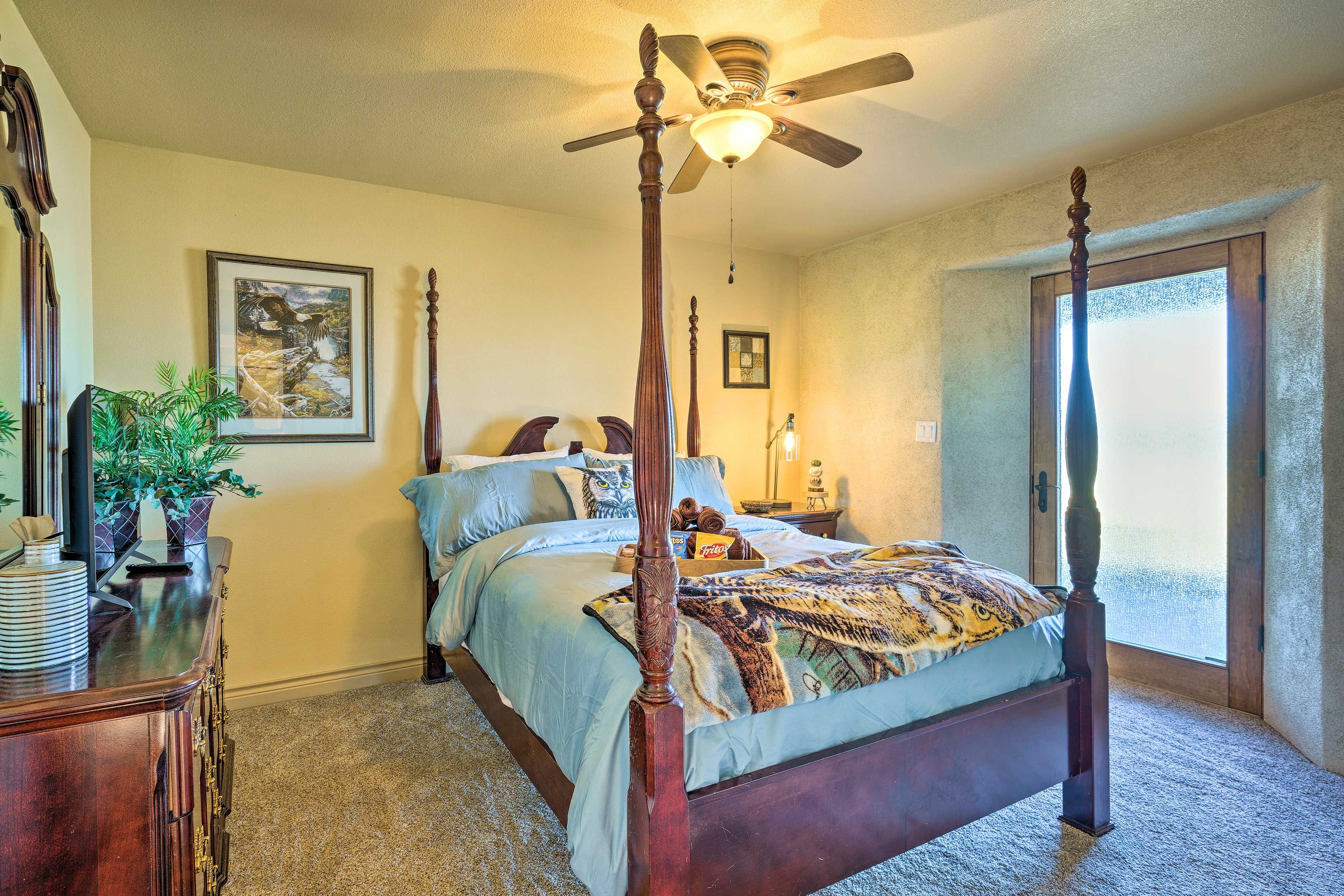 Bedroom 3 | Queen Bed | Smart TV