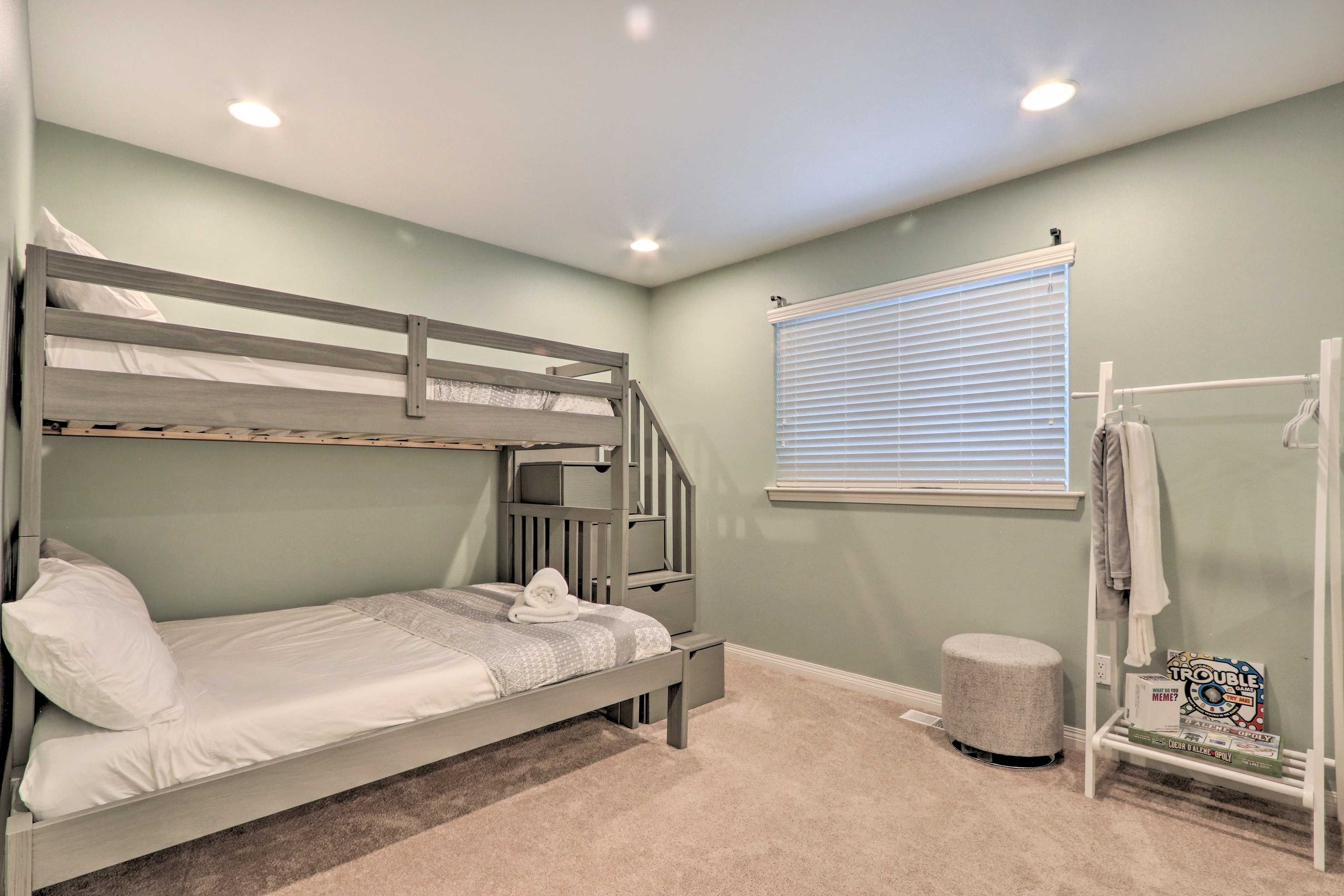 Bedroom 2 | 2nd Floor | Twin/Full Bunk Bed | Queen Bed