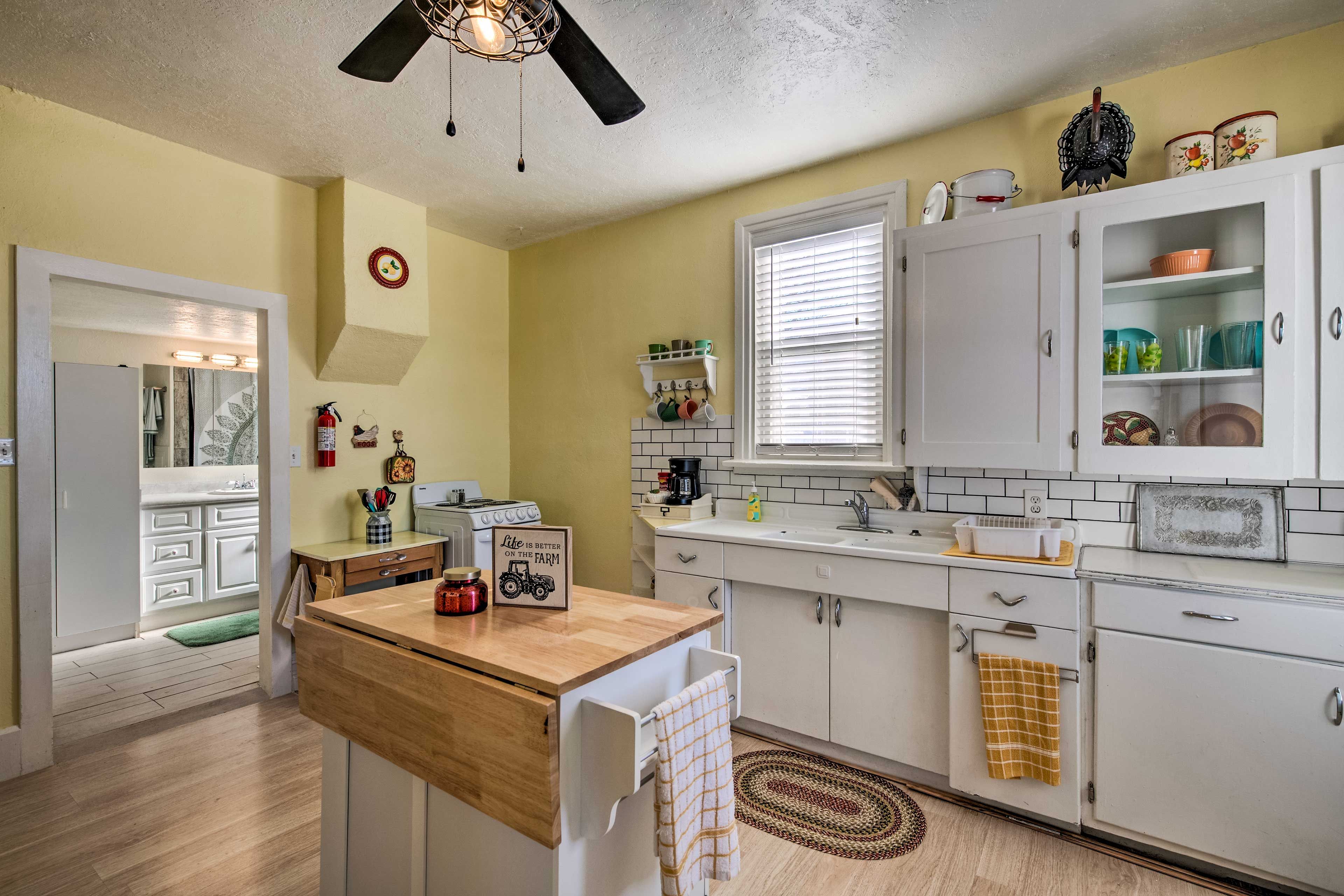 Farmhouse Kitchen | Cooking Basics Supplied